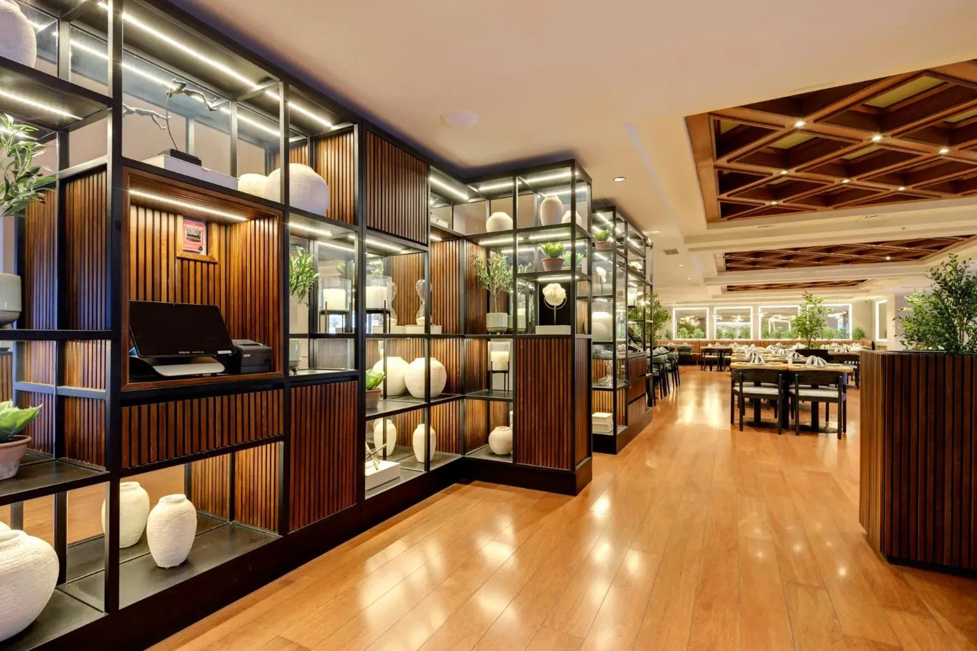 Restaurant/places to eat in Plaza El Bosque Ebro Restaurant/places to eat in Plaza El Bosque Ebro