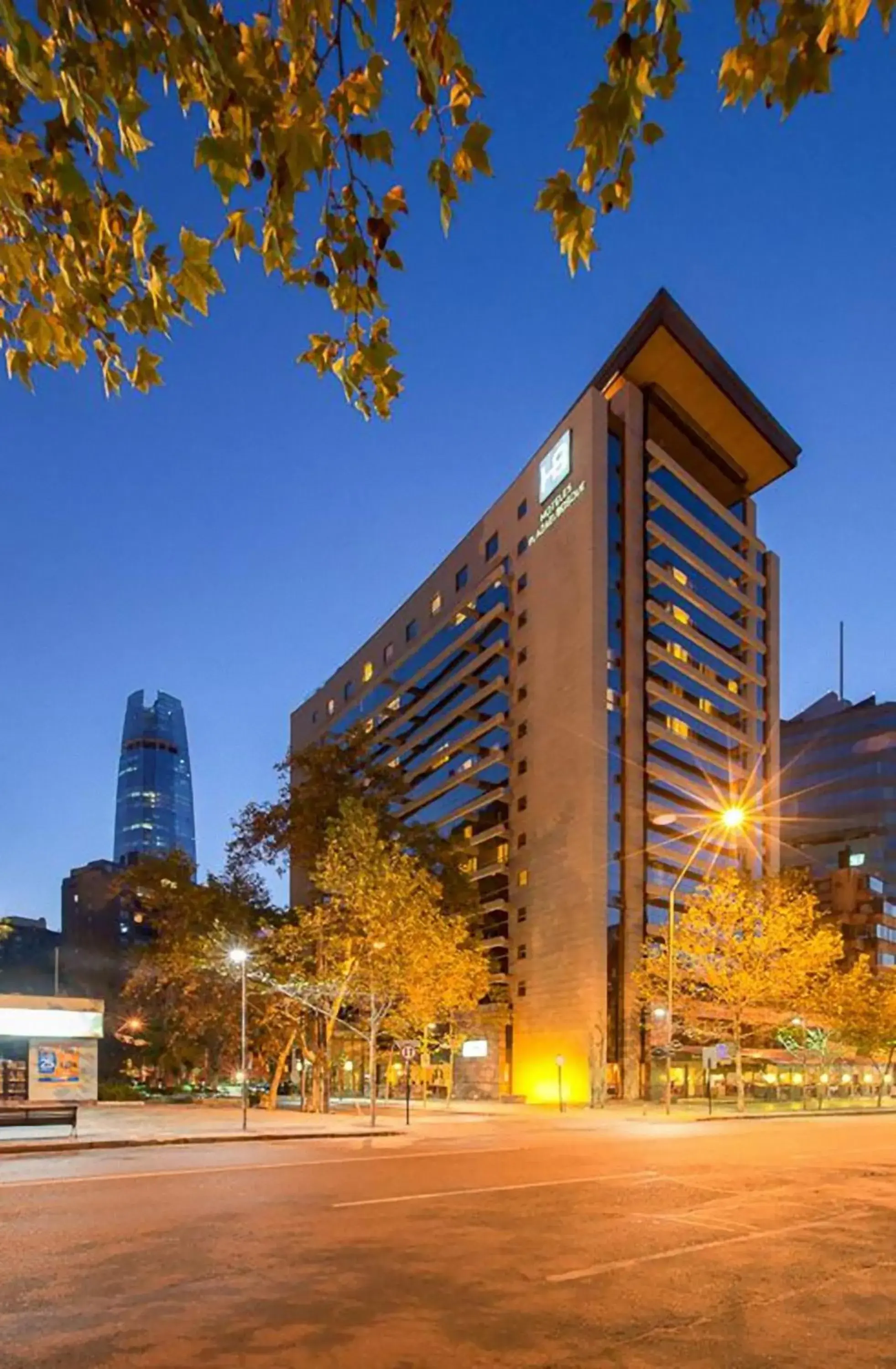 Property building in Plaza El Bosque Ebro Property building in Plaza El Bosque Ebro