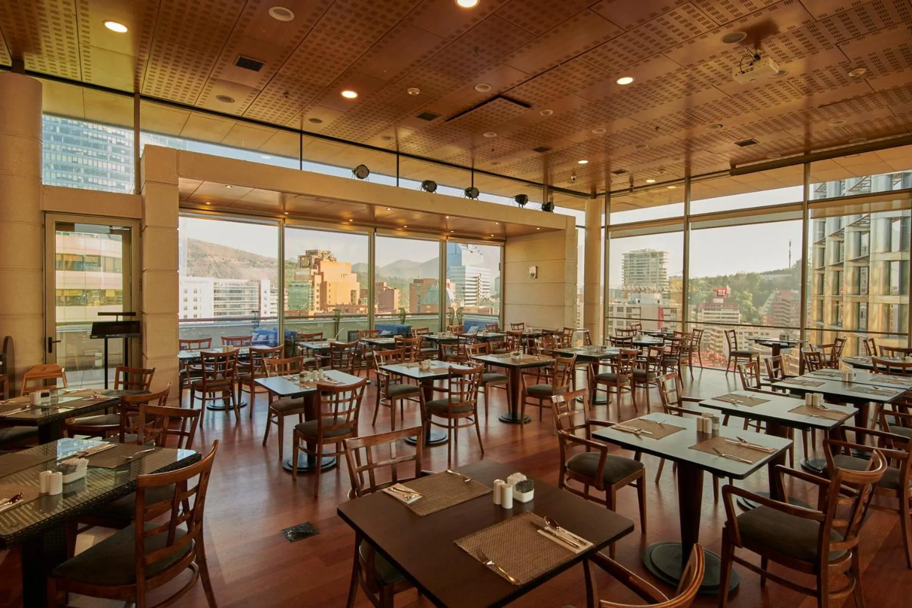 Restaurant/places to eat in Plaza El Bosque Ebro