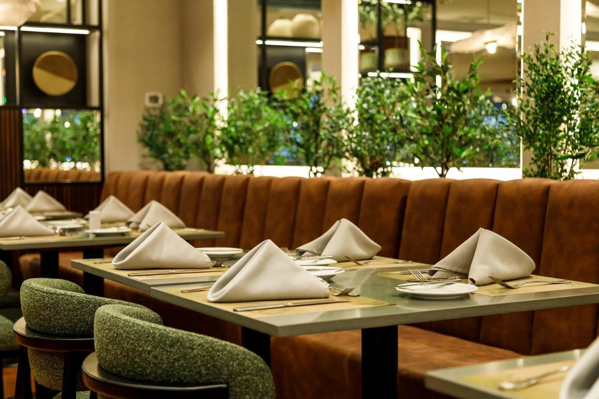 Restaurant/places to eat in Plaza El Bosque Ebro