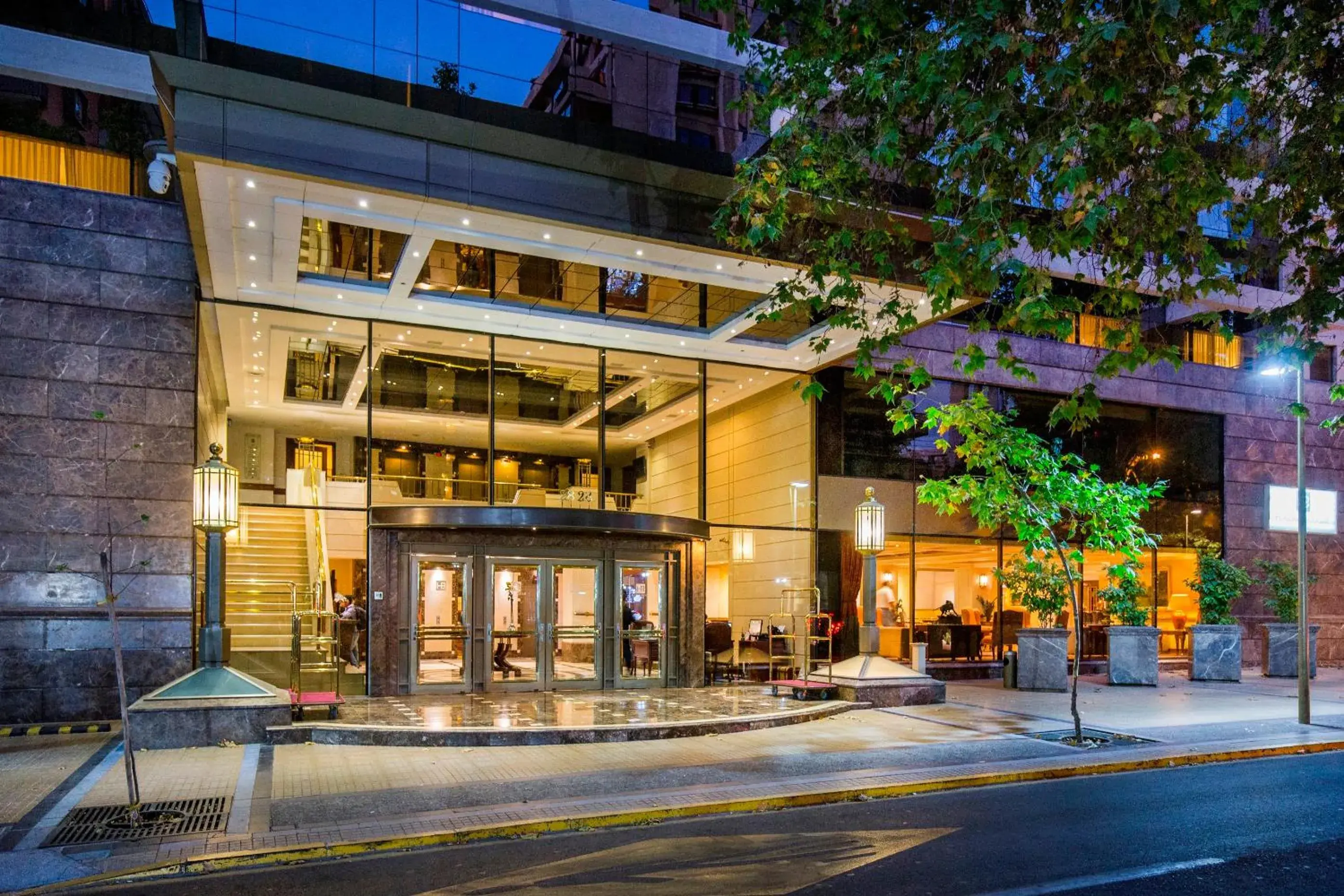 Property building in Plaza El Bosque Ebro Property building in Plaza El Bosque Ebro