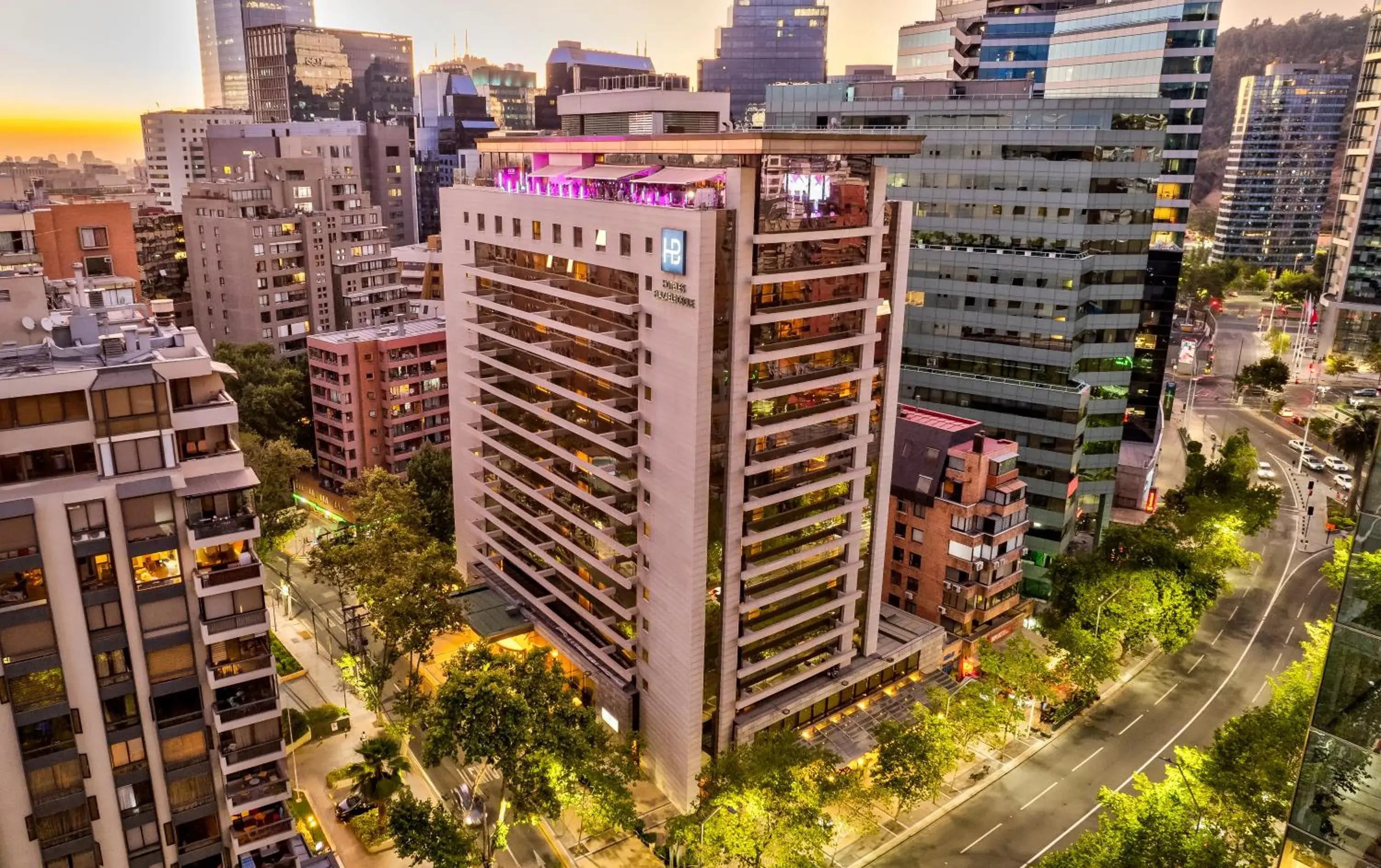 Property building in Plaza El Bosque Ebro Property building in Plaza El Bosque Ebro