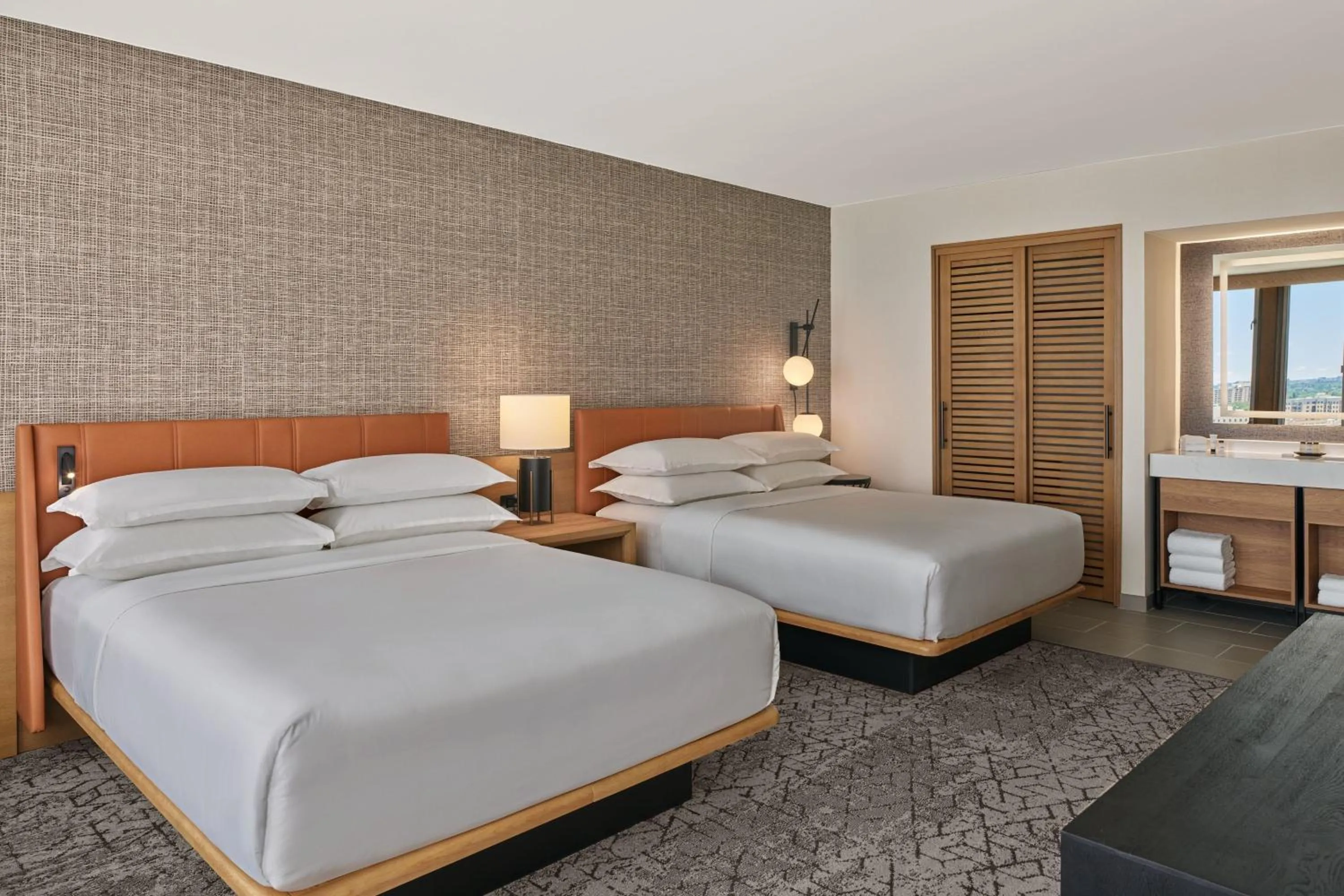 Bedroom, Bed in Sheraton Denver Downtown Hotel