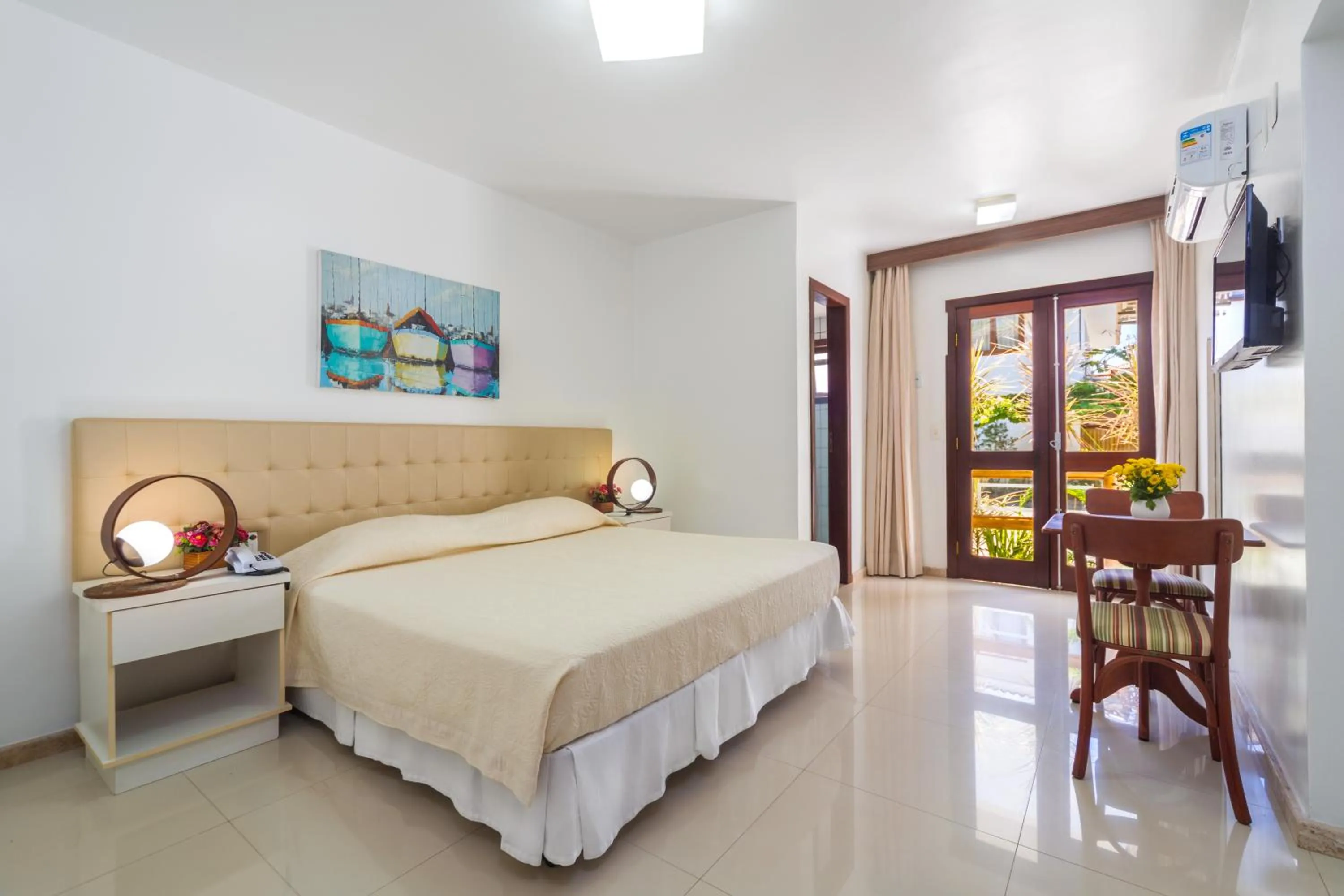 Dining area, Bed in Enseada dos Corais Praia Hotel
