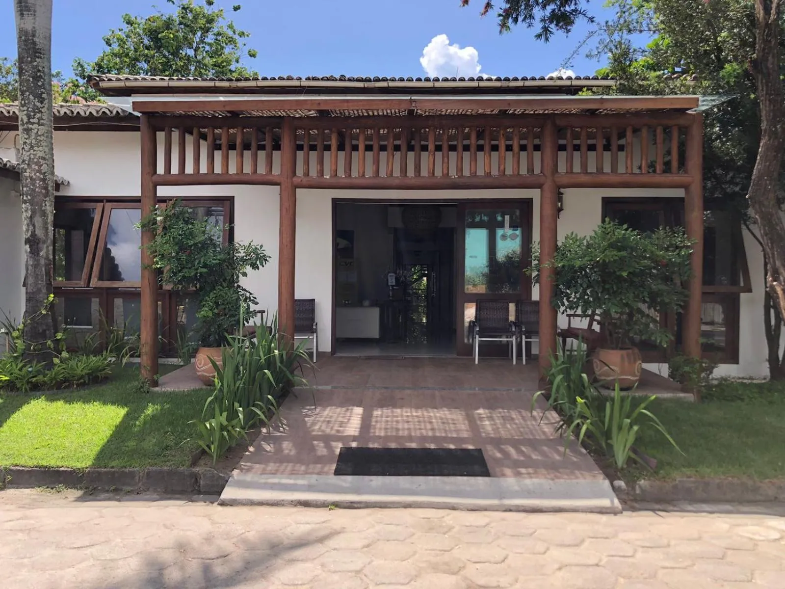 Facade/entrance in Enseada dos Corais Praia Hotel