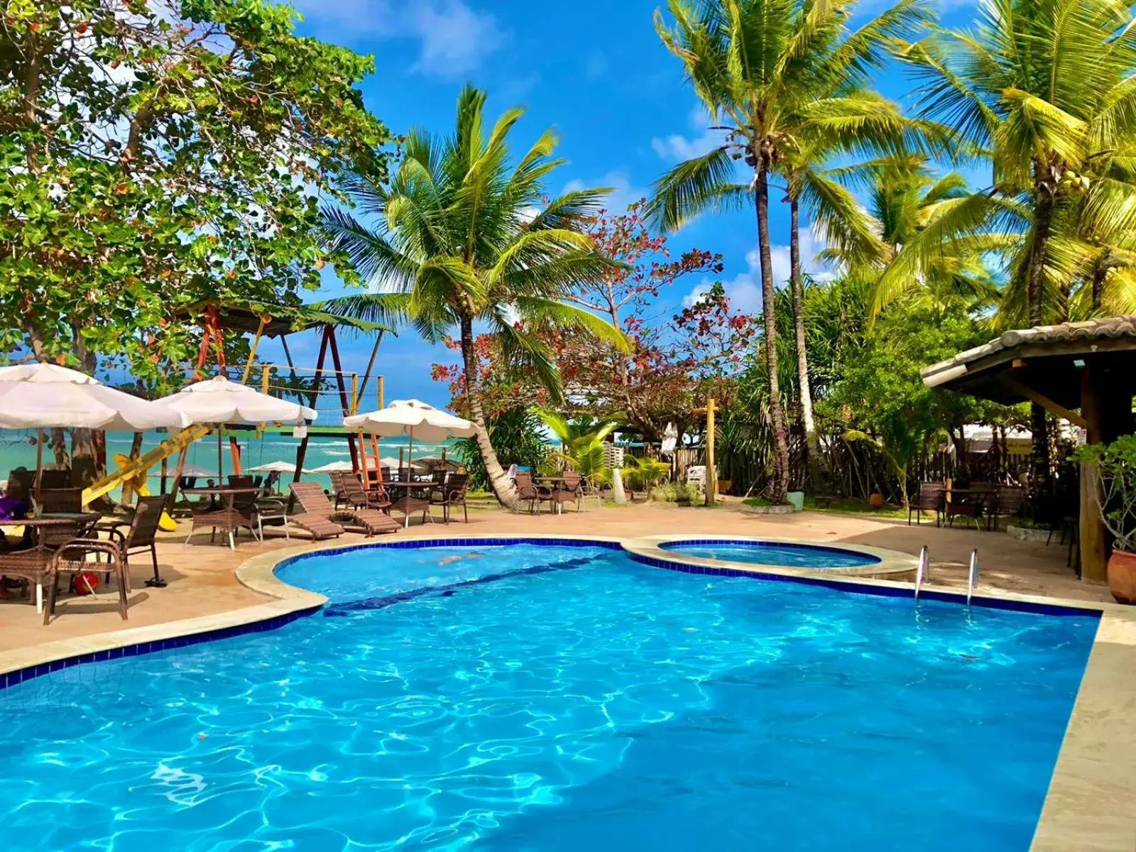 Pool view in Enseada dos Corais Praia Hotel Pool view in Enseada dos Corais Praia Hotel