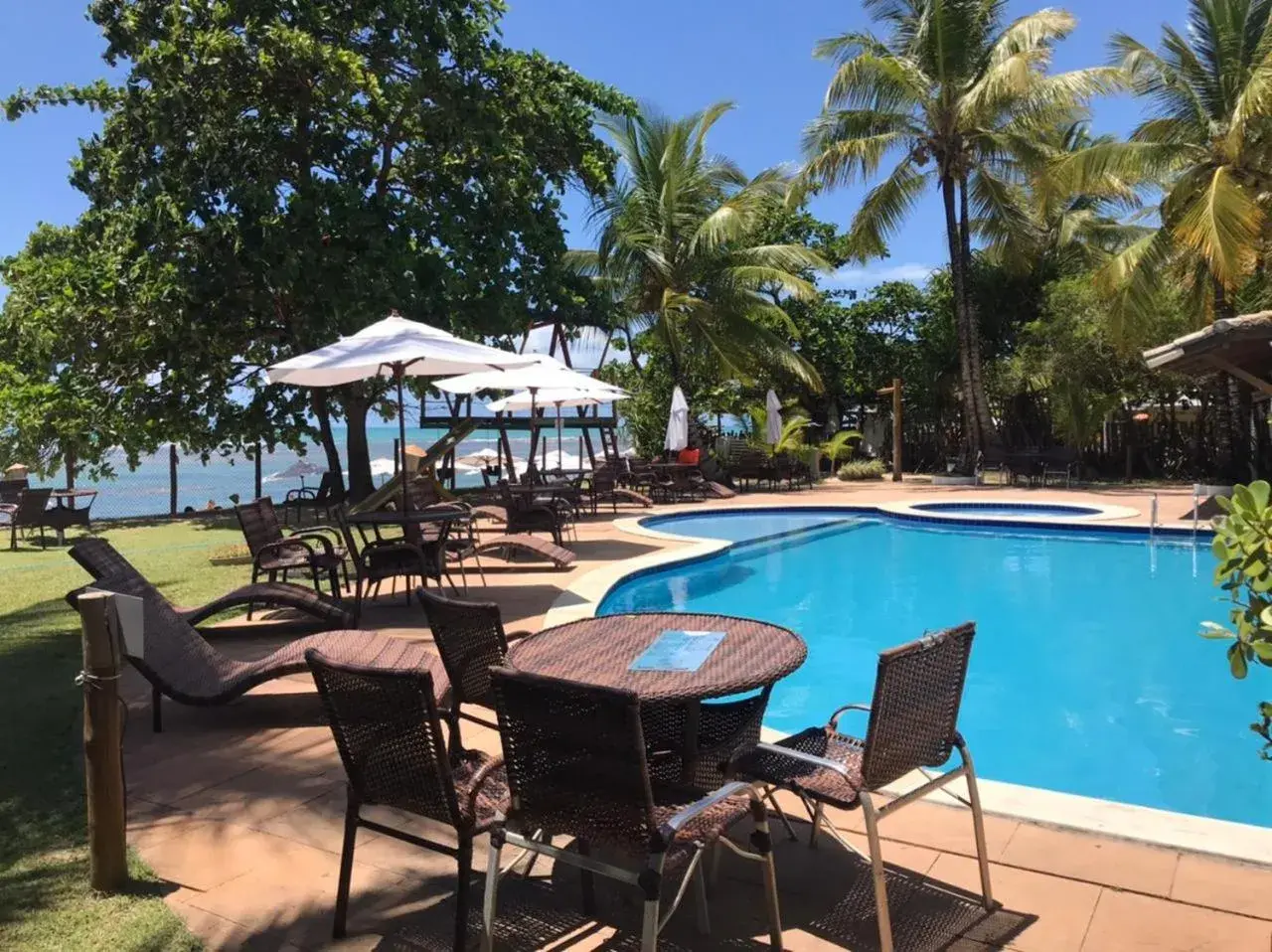 Swimming pool in Enseada dos Corais Praia Hotel Swimming pool in Enseada dos Corais Praia Hotel