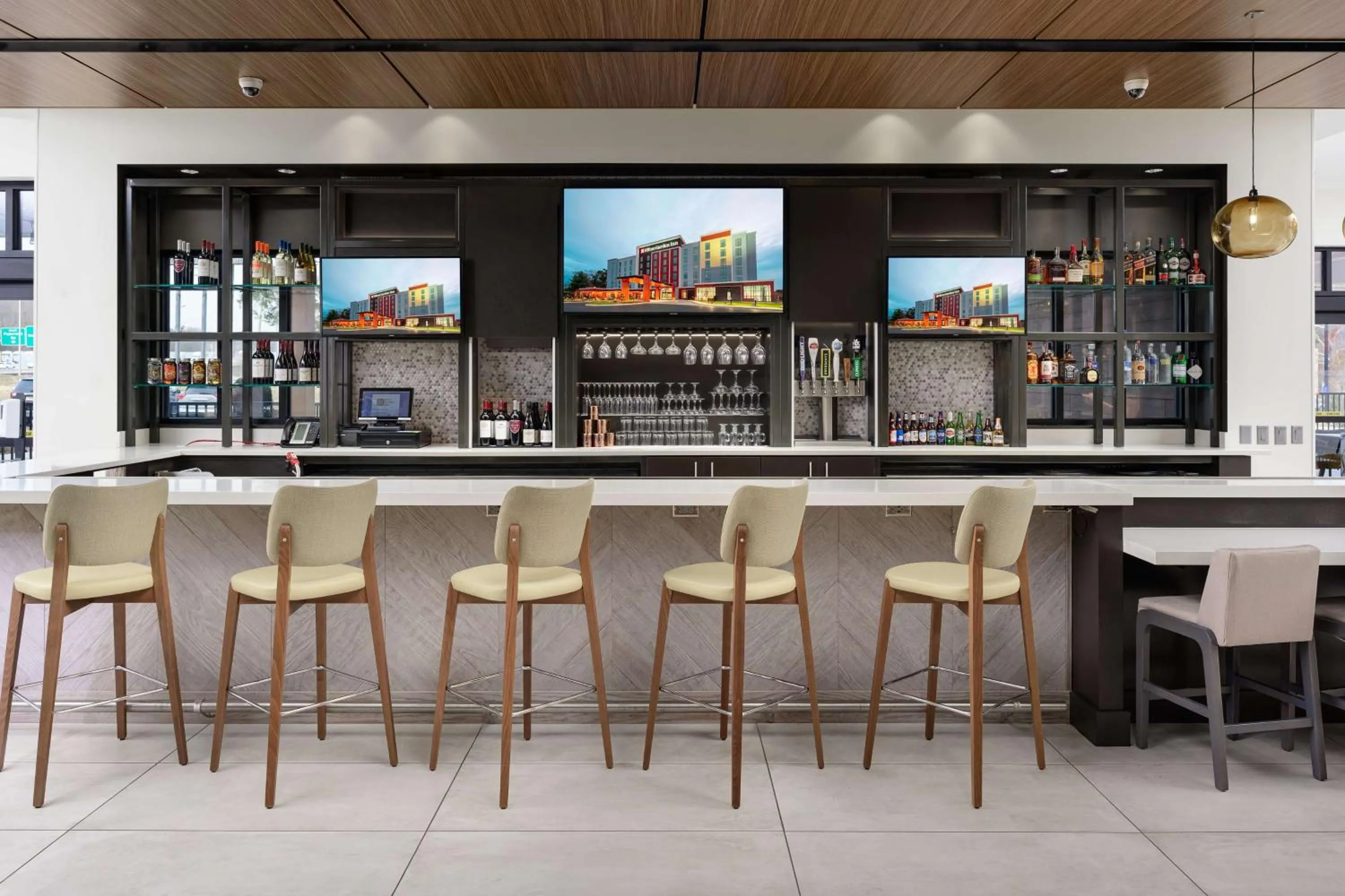 Lounge or bar in Hilton Garden Inn Knoxville Papermill Drive, Tn