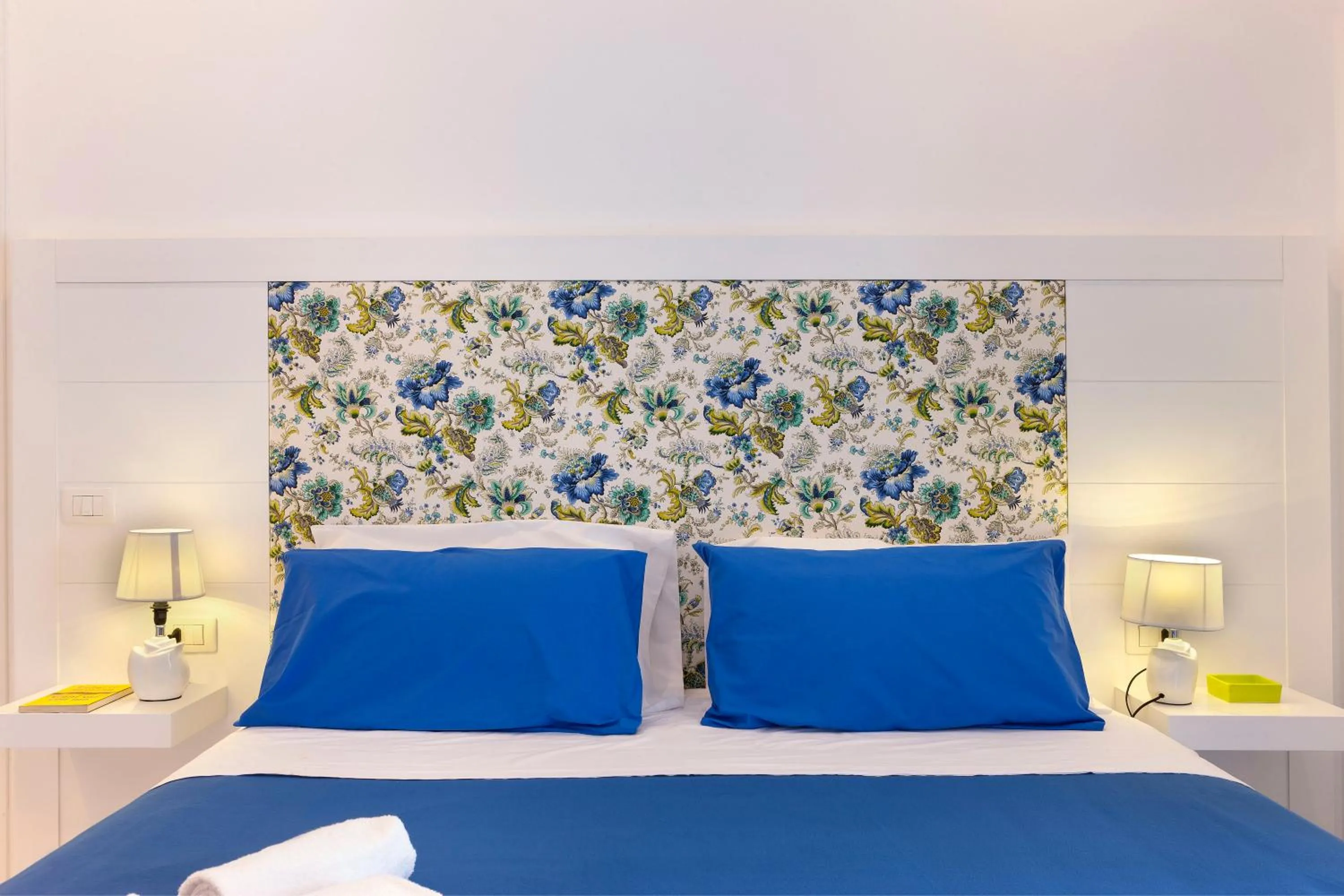 Decorative detail, Bed in Casa Aurora - Stay in Sorrento