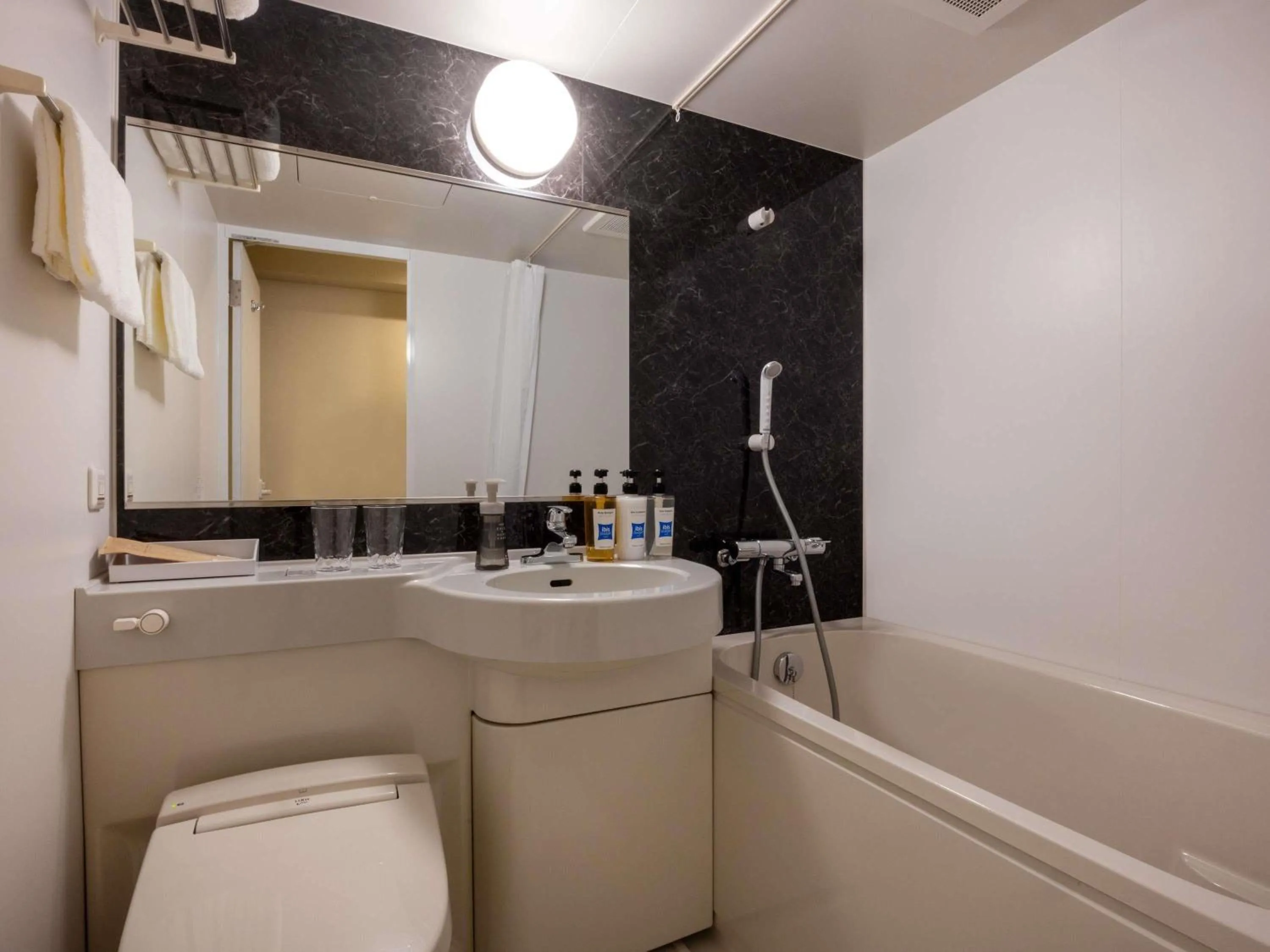 Bedroom in ibis Budget Osaka Umeda