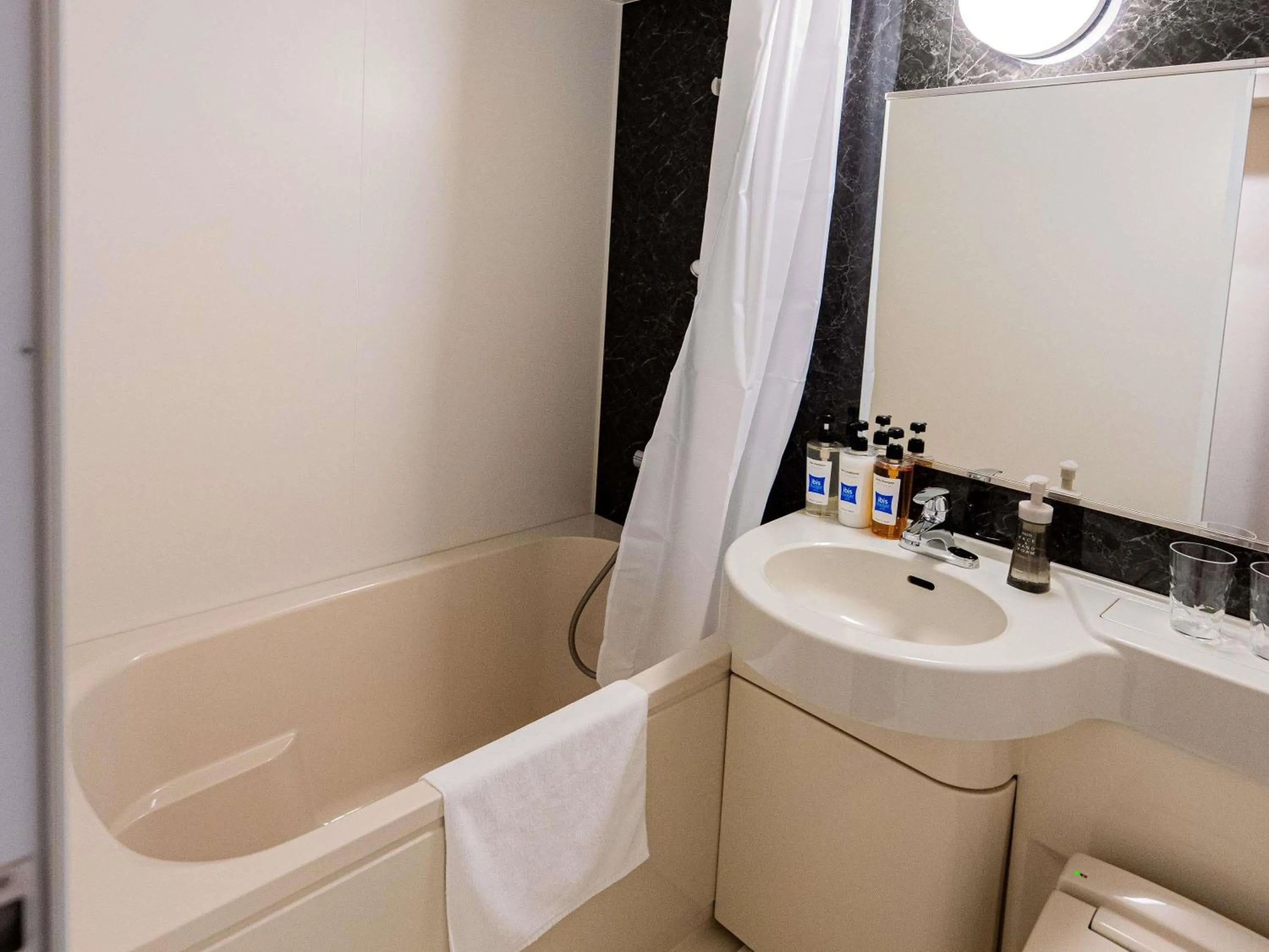 Bedroom in ibis Budget Osaka Umeda