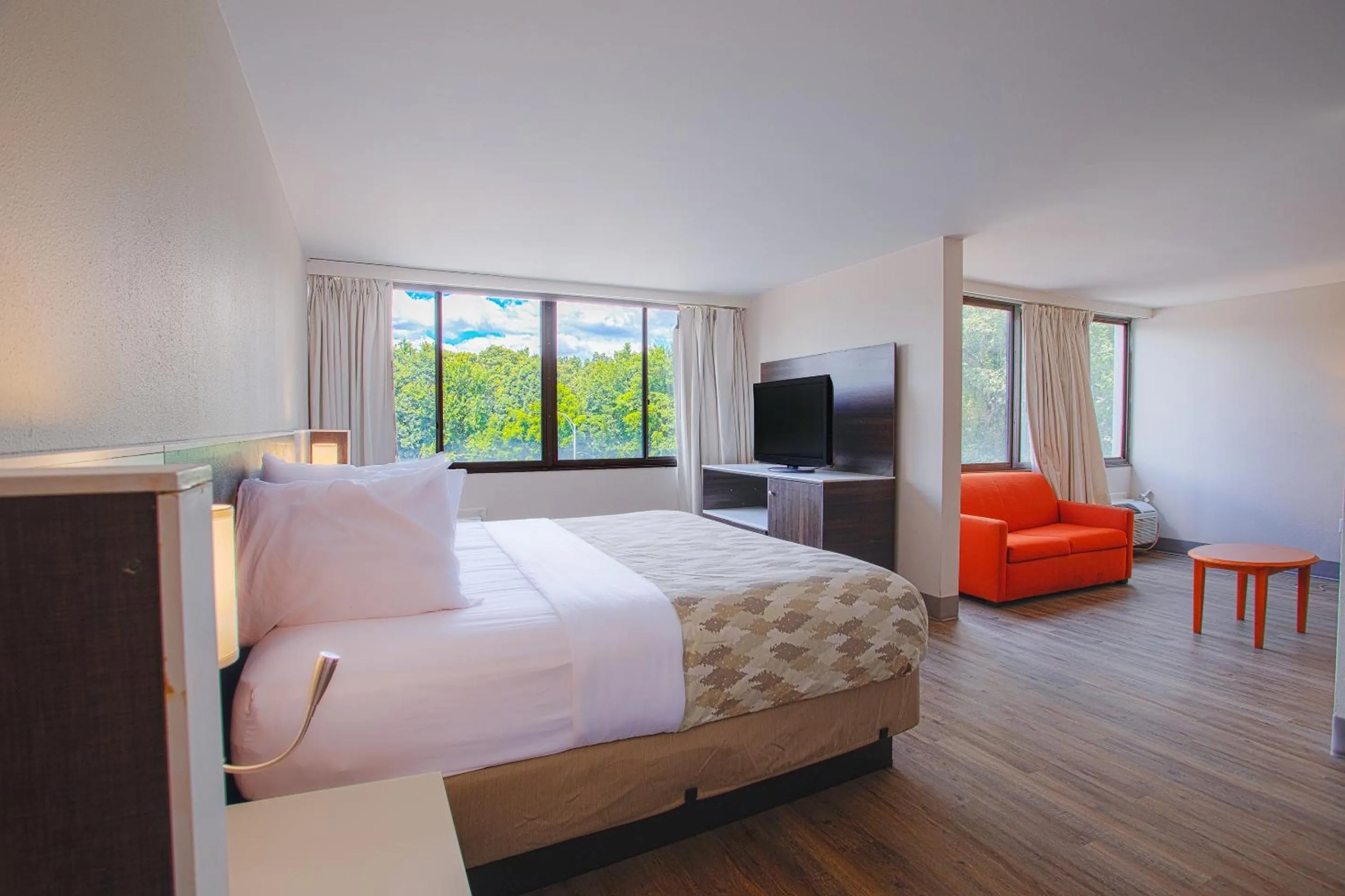 Bed in Americas Best Value Inn Winston-Salem