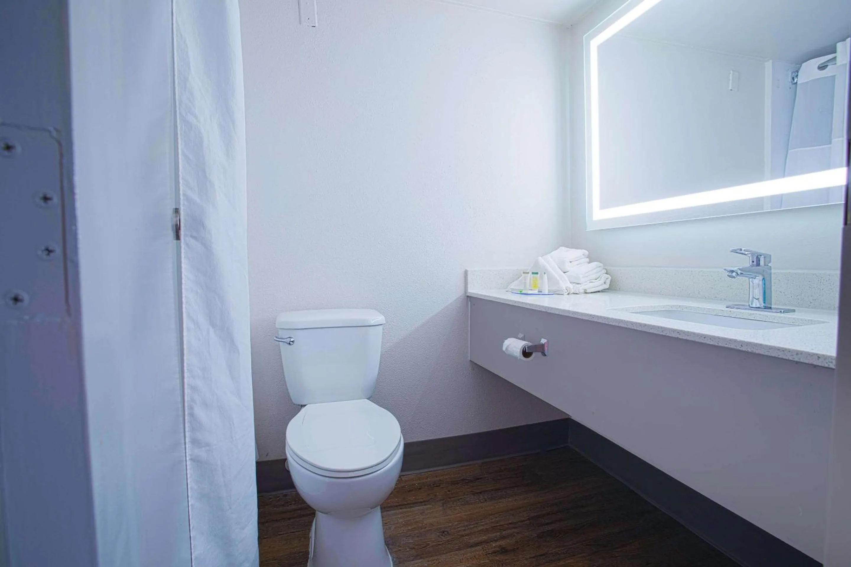 Bathroom in Americas Best Value Inn Winston-Salem