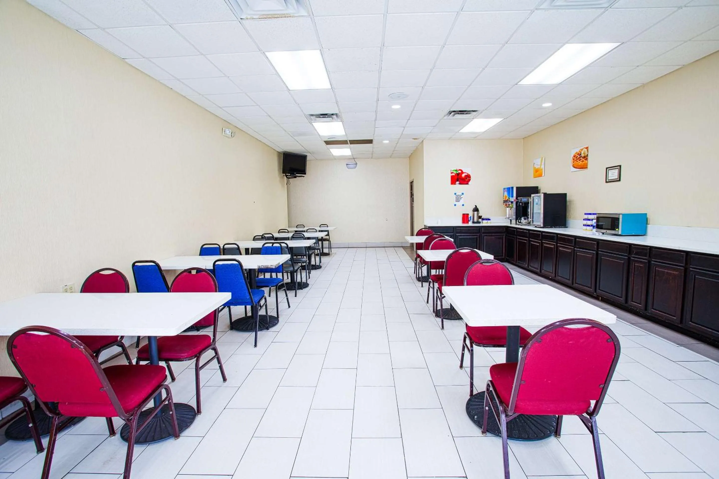 Breakfast in Americas Best Value Inn Winston-Salem