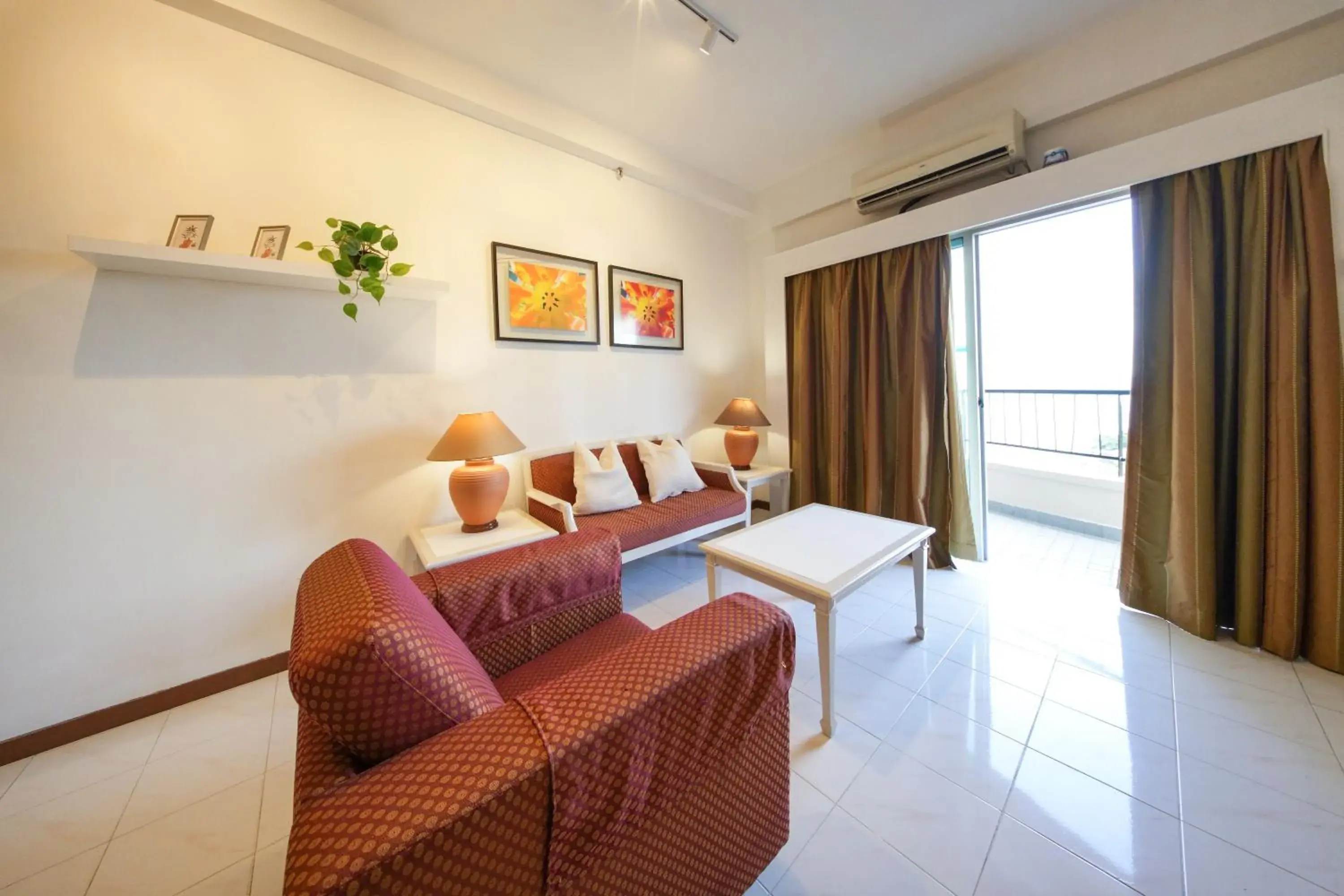 Living room in Rainbow Paradise Beach Resort Living room in Rainbow Paradise Beach Resort