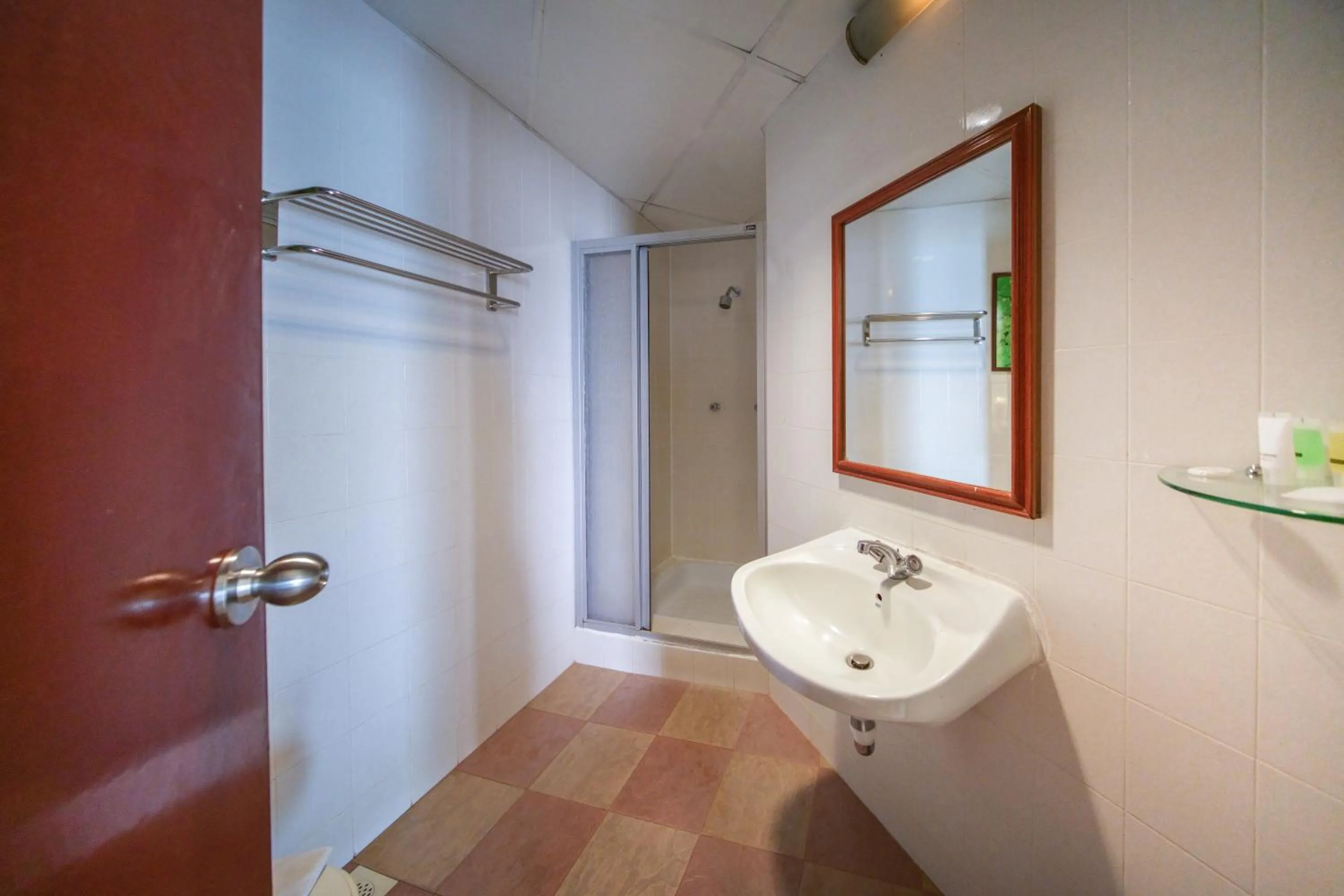 Bathroom in Rainbow Paradise Beach Resort
