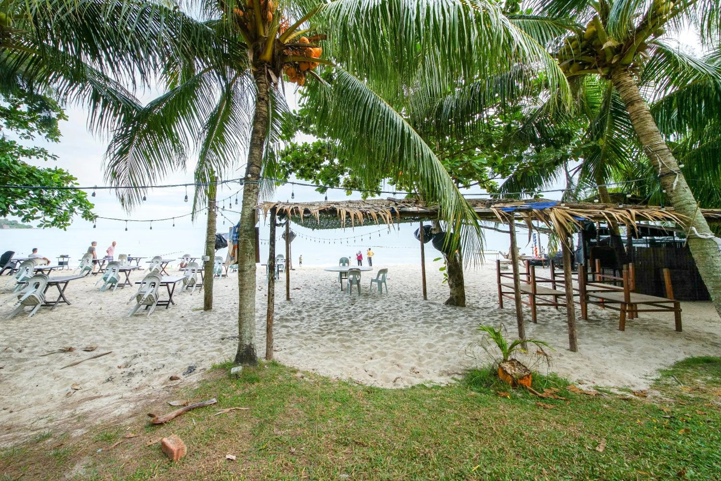 Beach in Rainbow Paradise Beach Resort