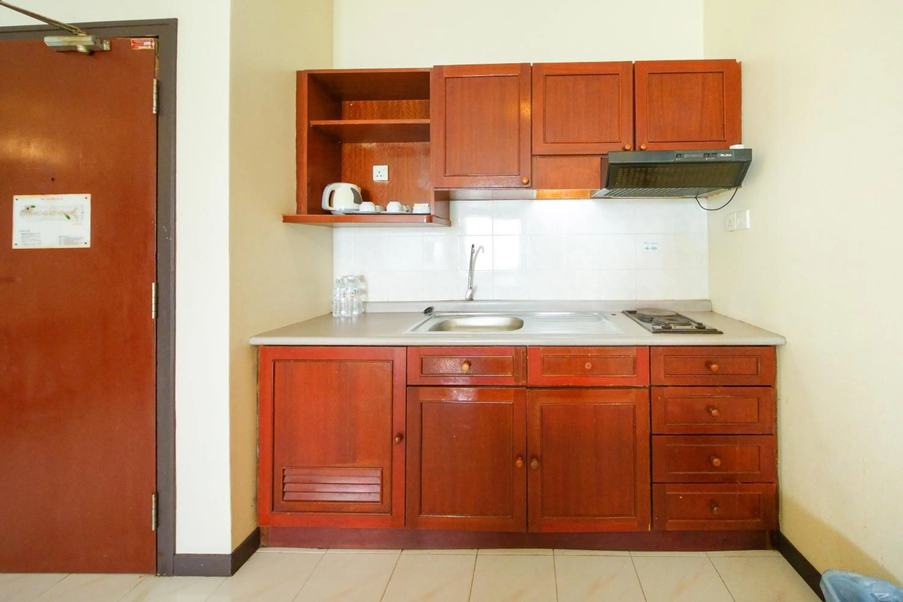 Kitchen or kitchenette in Rainbow Paradise Beach Resort