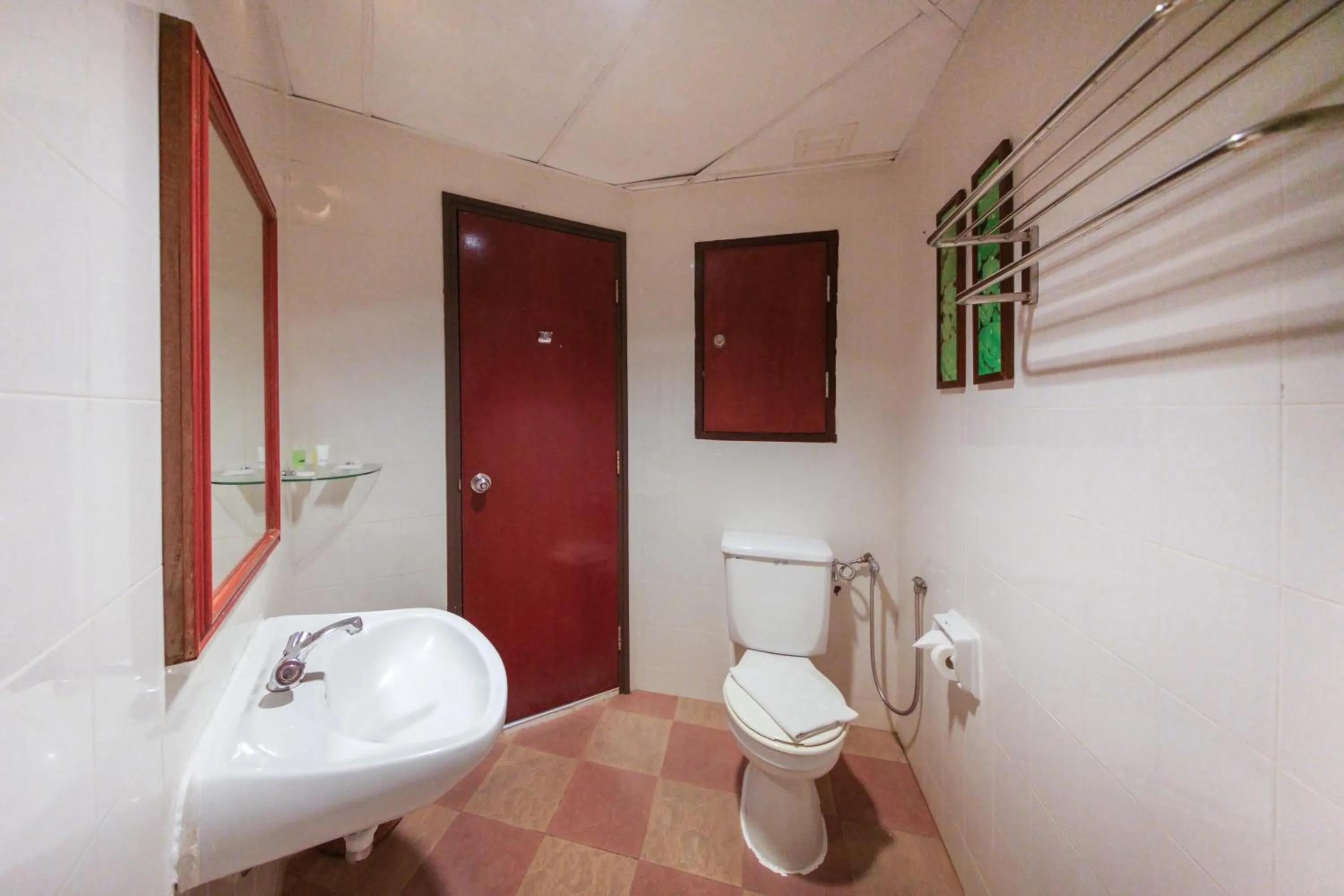 Bathroom in Rainbow Paradise Beach Resort