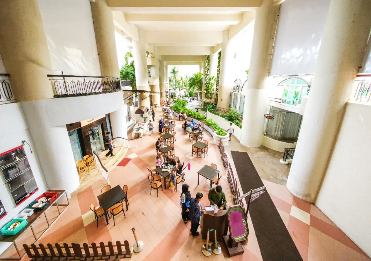 Restaurant/places to eat in Rainbow Paradise Beach Resort Restaurant/places to eat in Rainbow Paradise Beach Resort