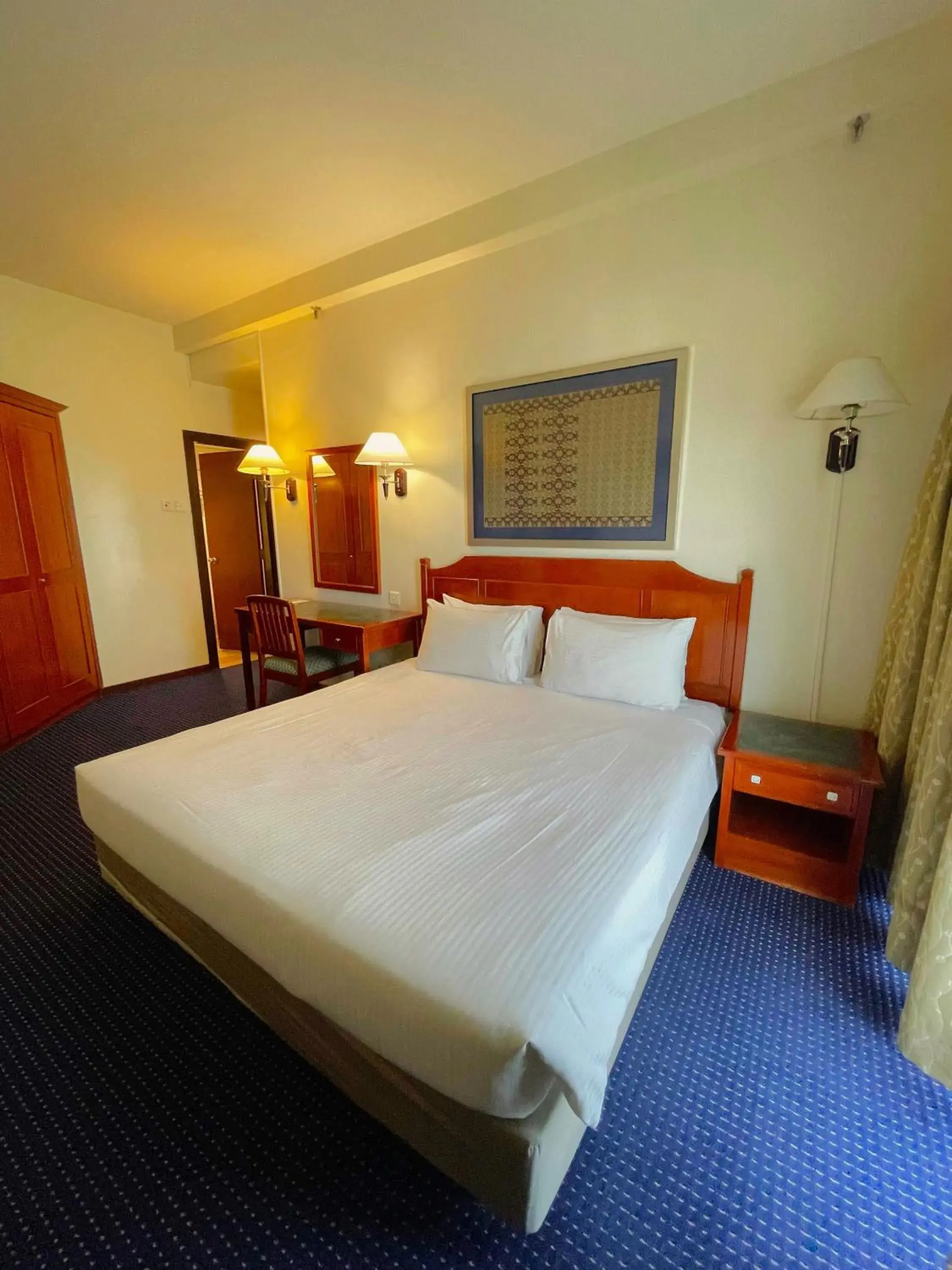 Deluxe 1 Bedroom King in Rainbow Paradise Beach Resort Deluxe 1 Bedroom King in Rainbow Paradise Beach Resort