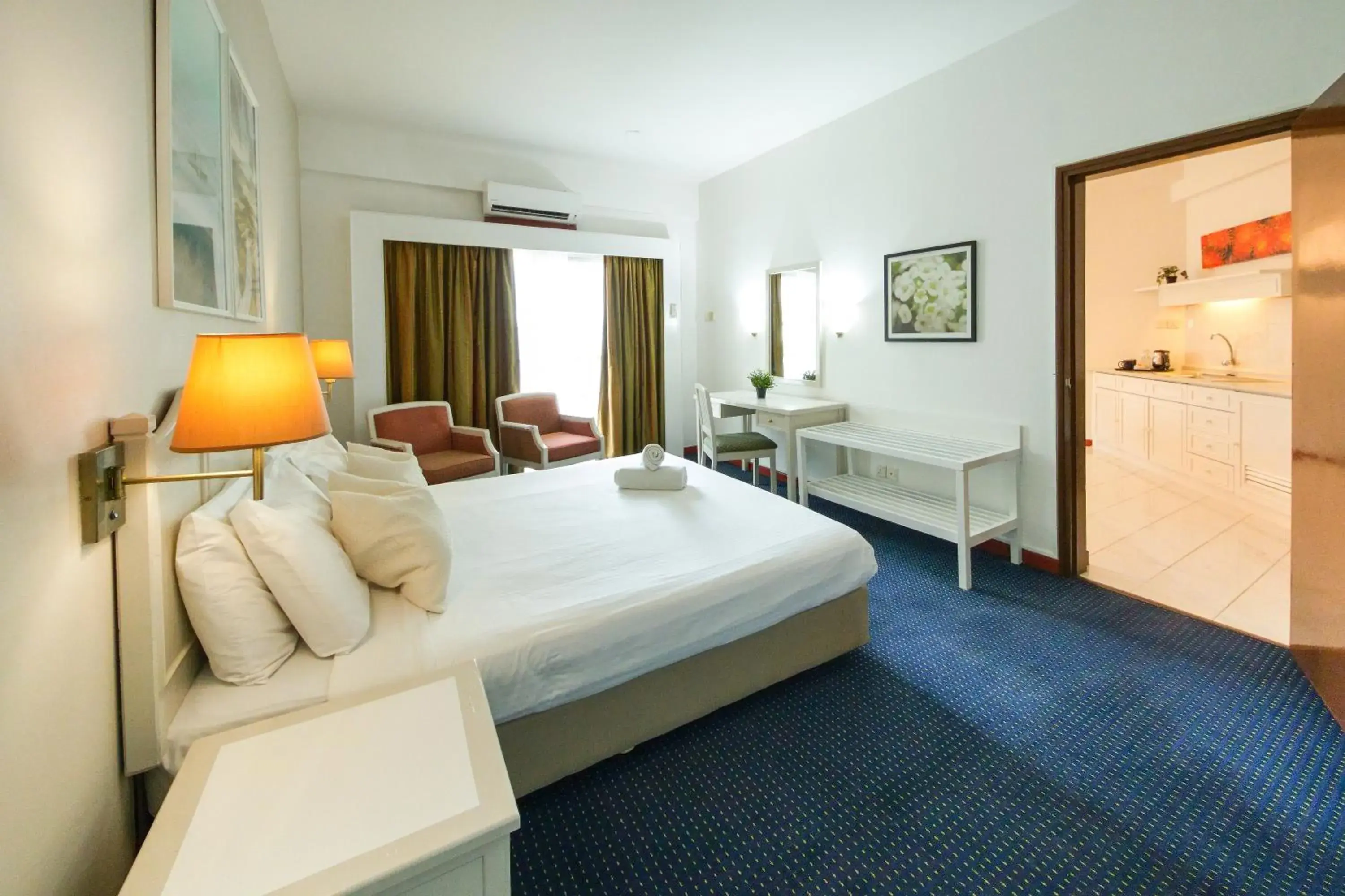 Deluxe One-Bedroom Apartment in Rainbow Paradise Beach Resort Deluxe One-Bedroom Apartment in Rainbow Paradise Beach Resort