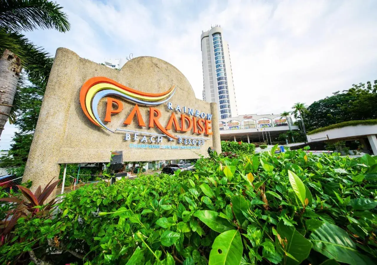 Property building in Rainbow Paradise Beach Resort Property building in Rainbow Paradise Beach Resort