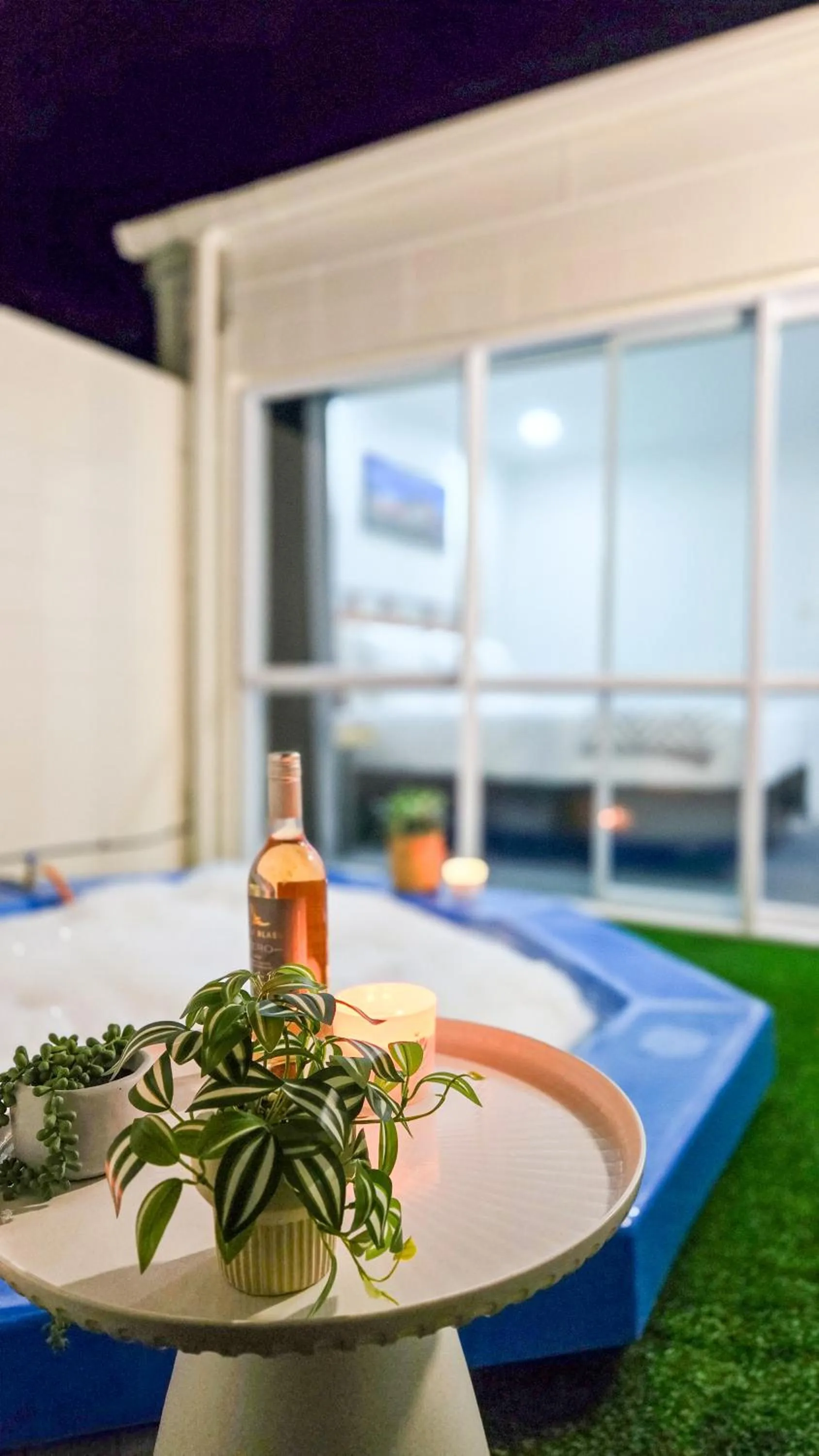 Hot Tub in Alpin Motel & Conference Centre