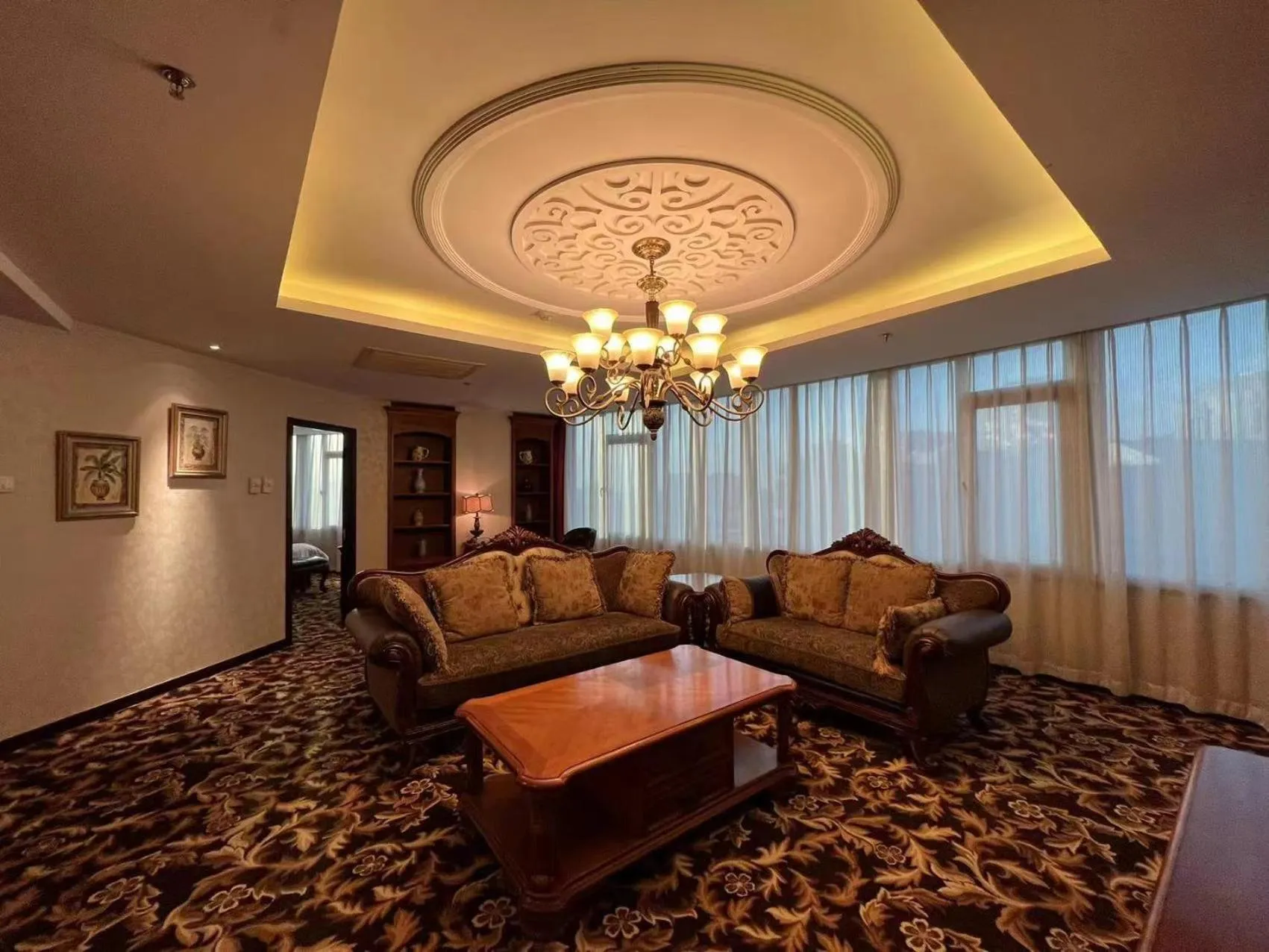 Living room in Howard Johnson Paragon Hotel Beijing