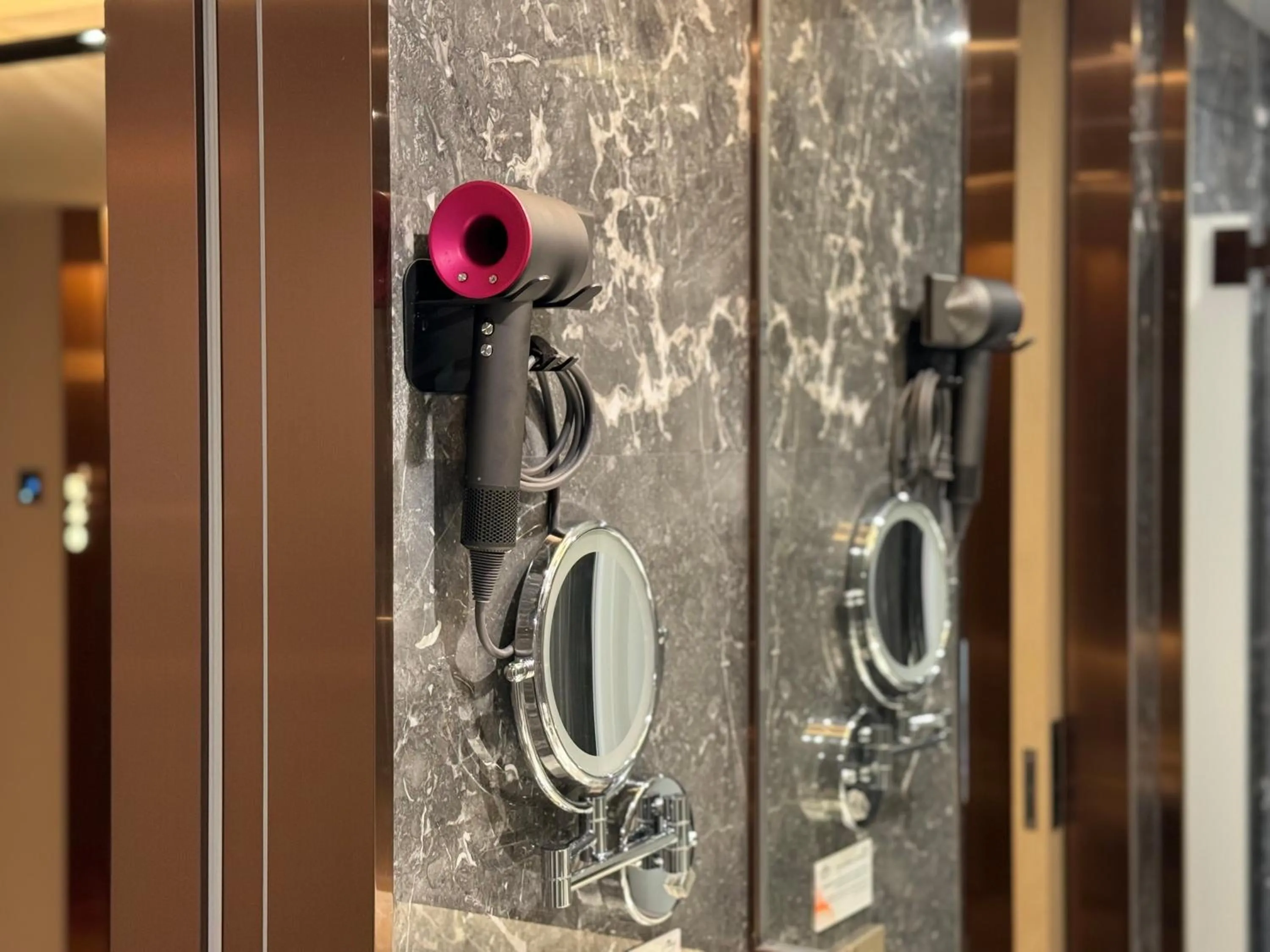 Bathroom in Howard Johnson Paragon Hotel Beijing