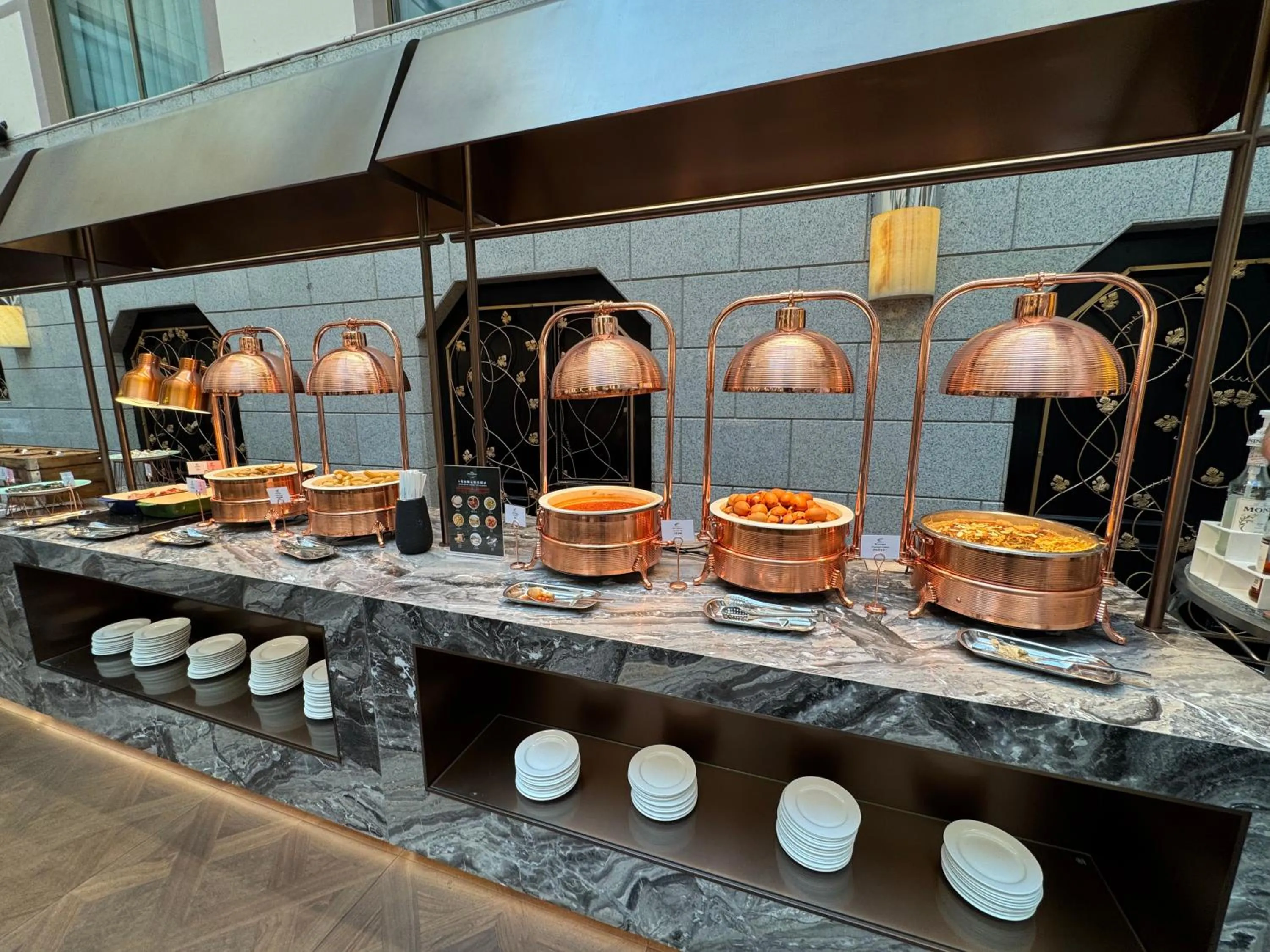 Restaurant/places to eat in Howard Johnson Paragon Hotel Beijing