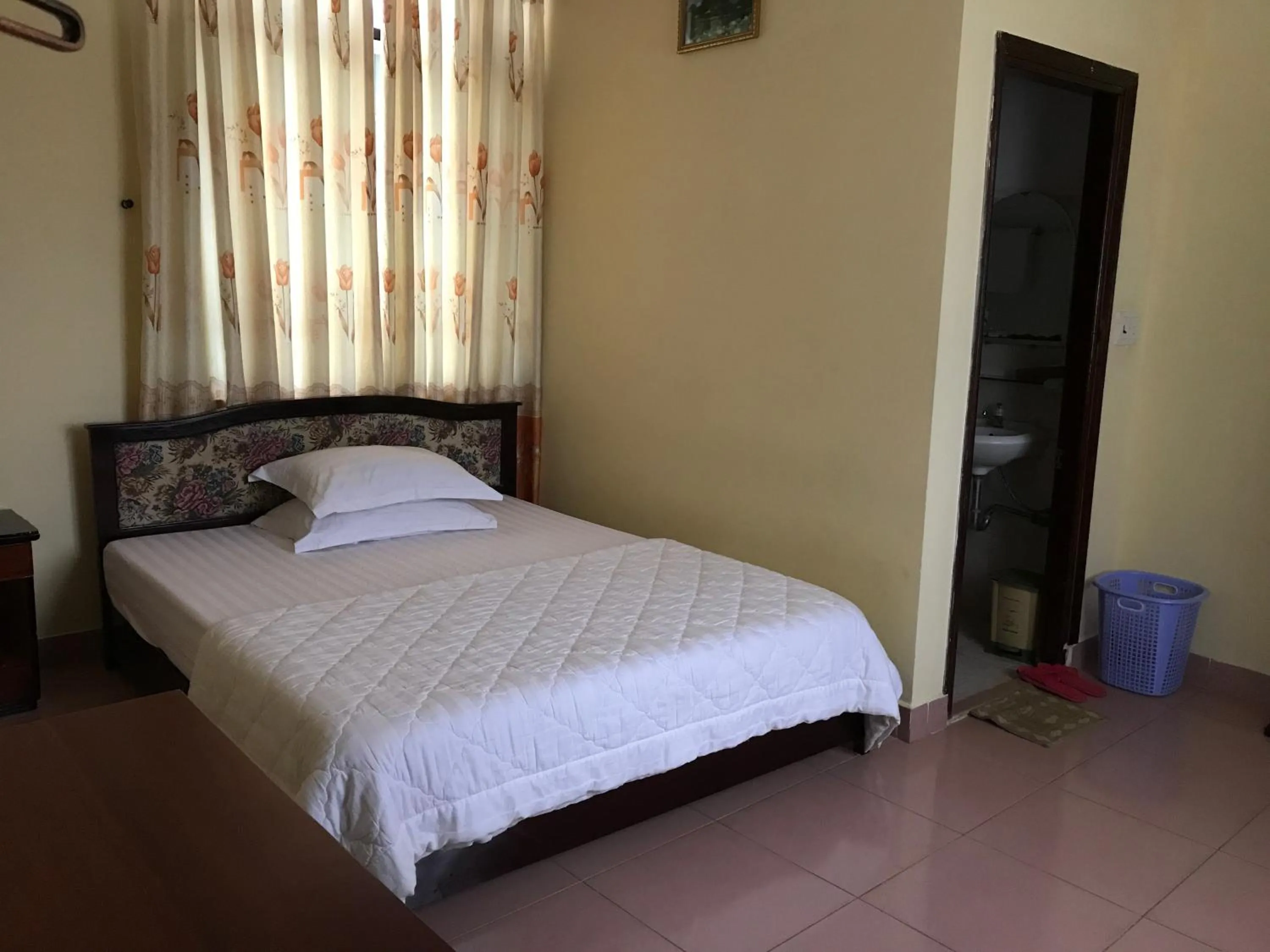 Bedroom, Bed in Cat Phu Hotel