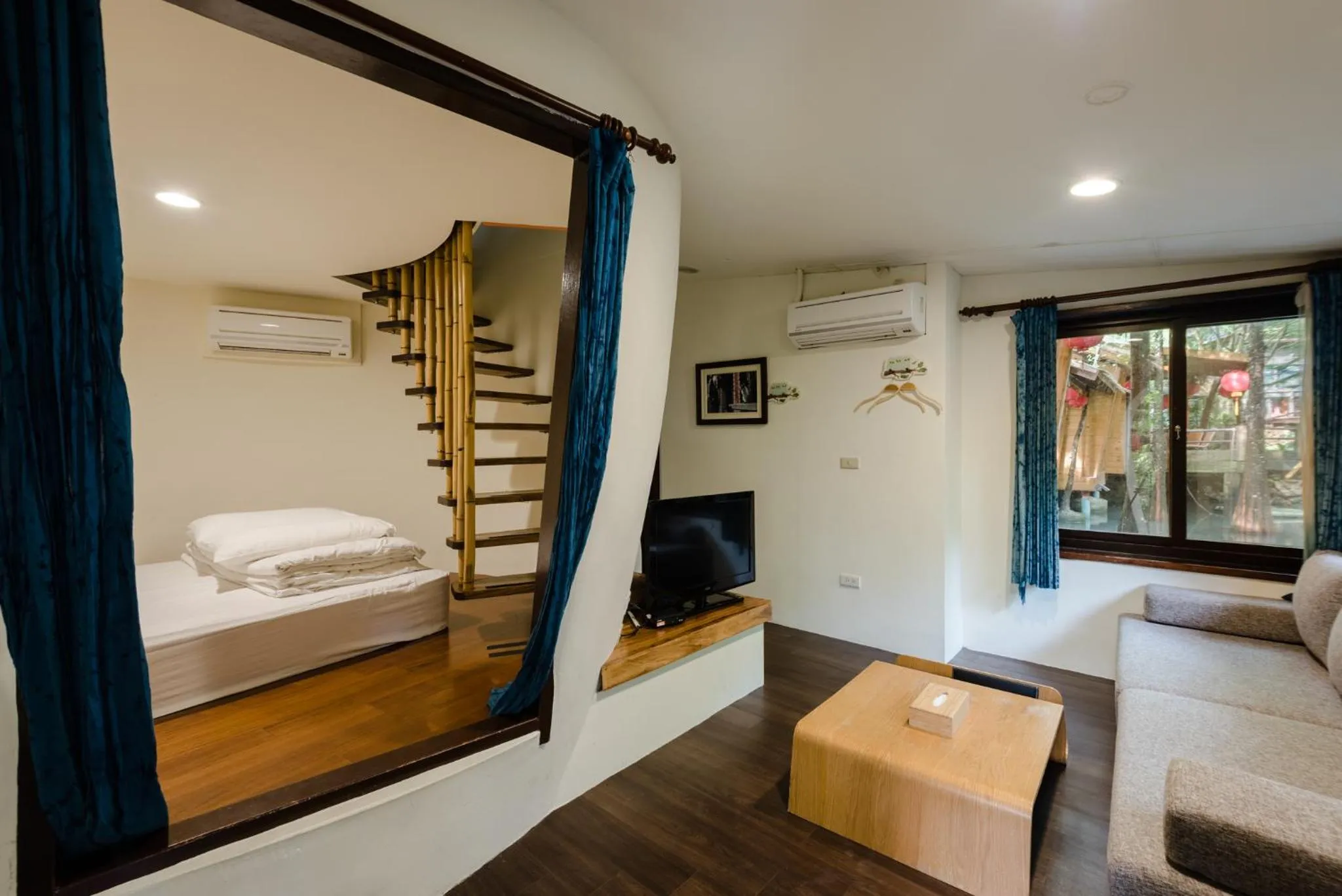 Barn House Luxury Family Suites in Zhou Ye Cottage