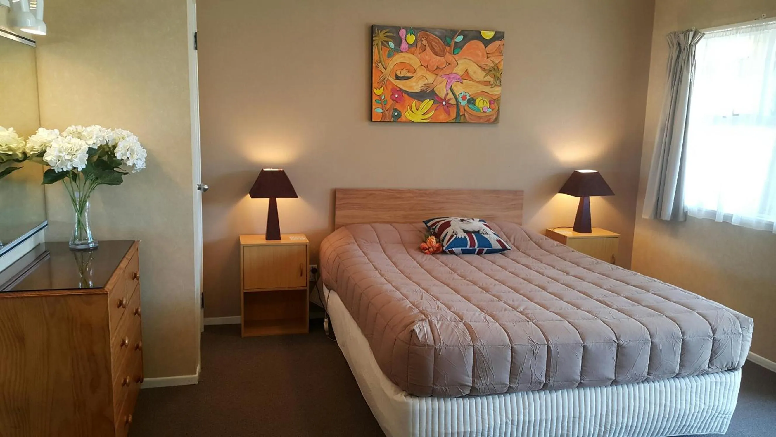 Bed in Six On Union Motel