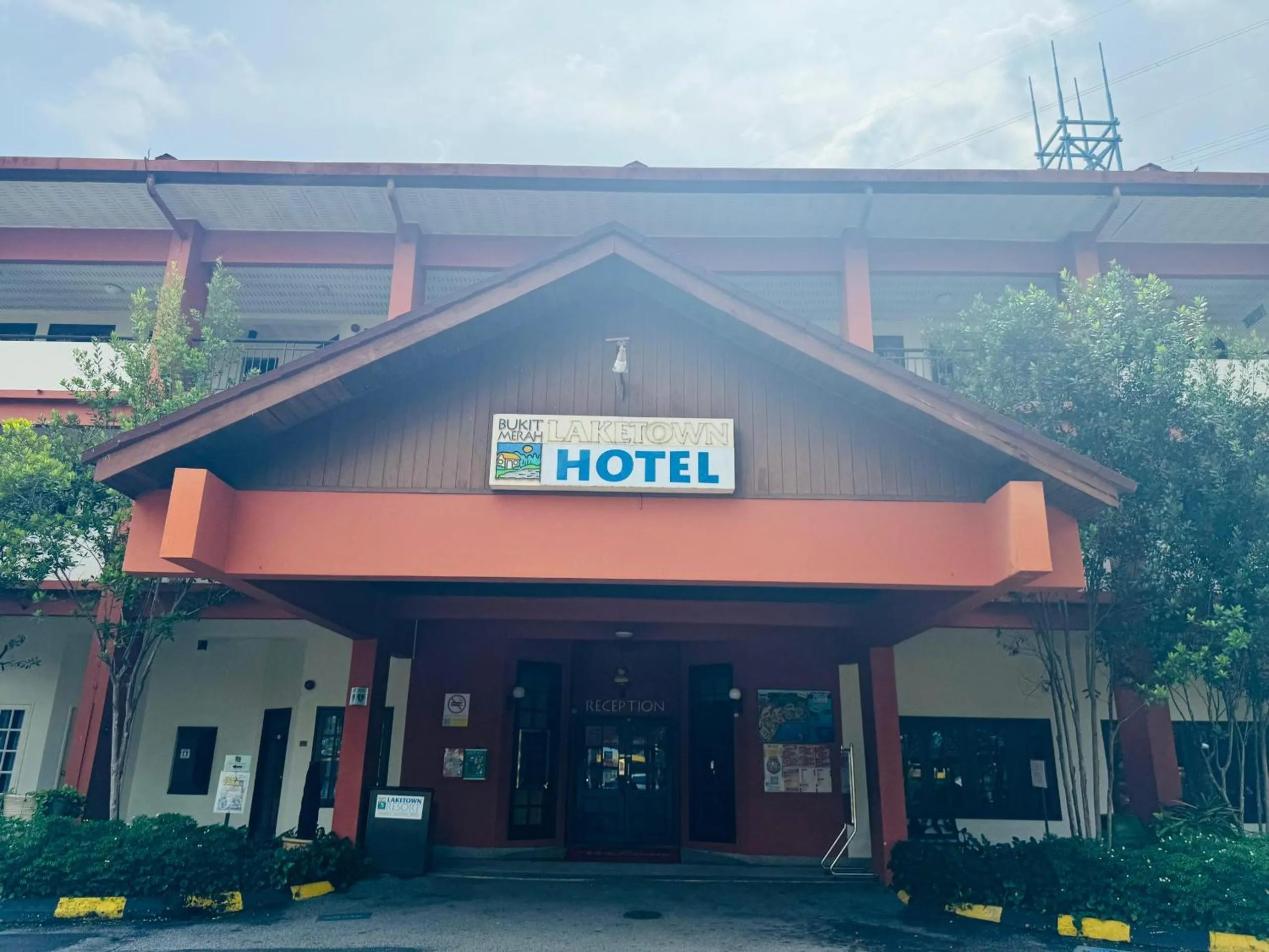 Bukit Merah Laketown Resort