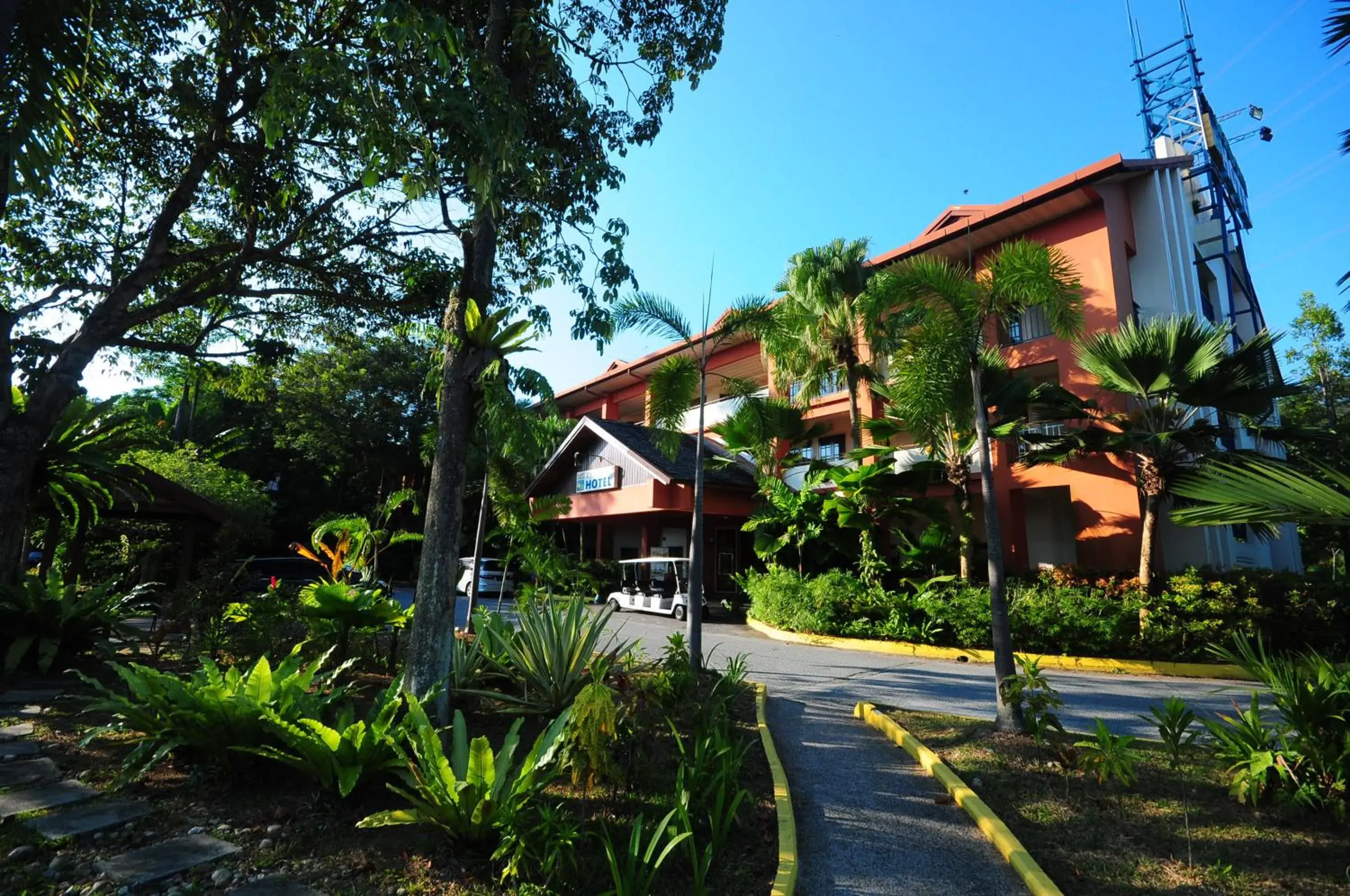 Facade/entrance in Bukit Merah Laketown Resort Facade/entrance in Bukit Merah Laketown Resort