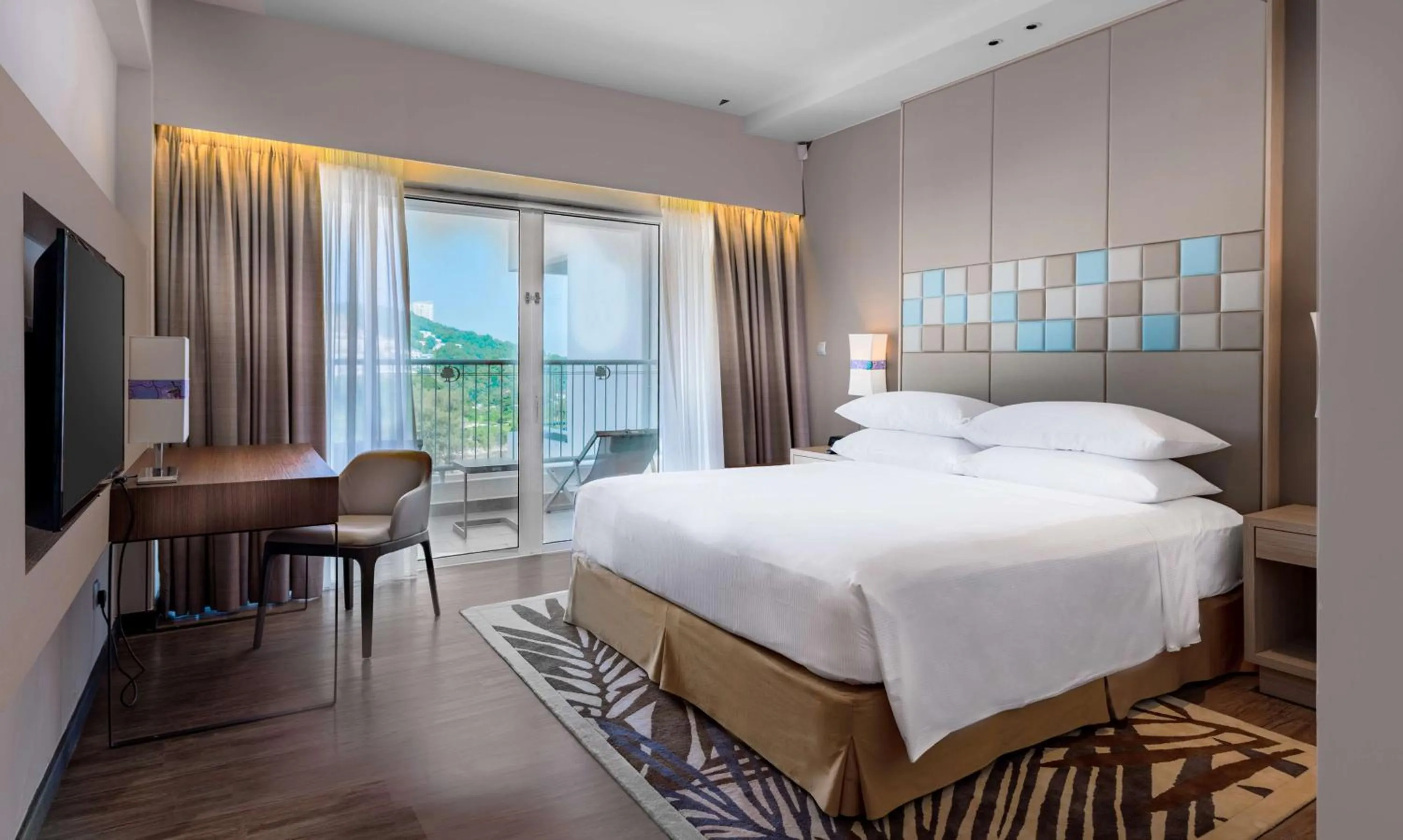 Bedroom, Bed in DoubleTree Resort by Hilton Hotel Penang