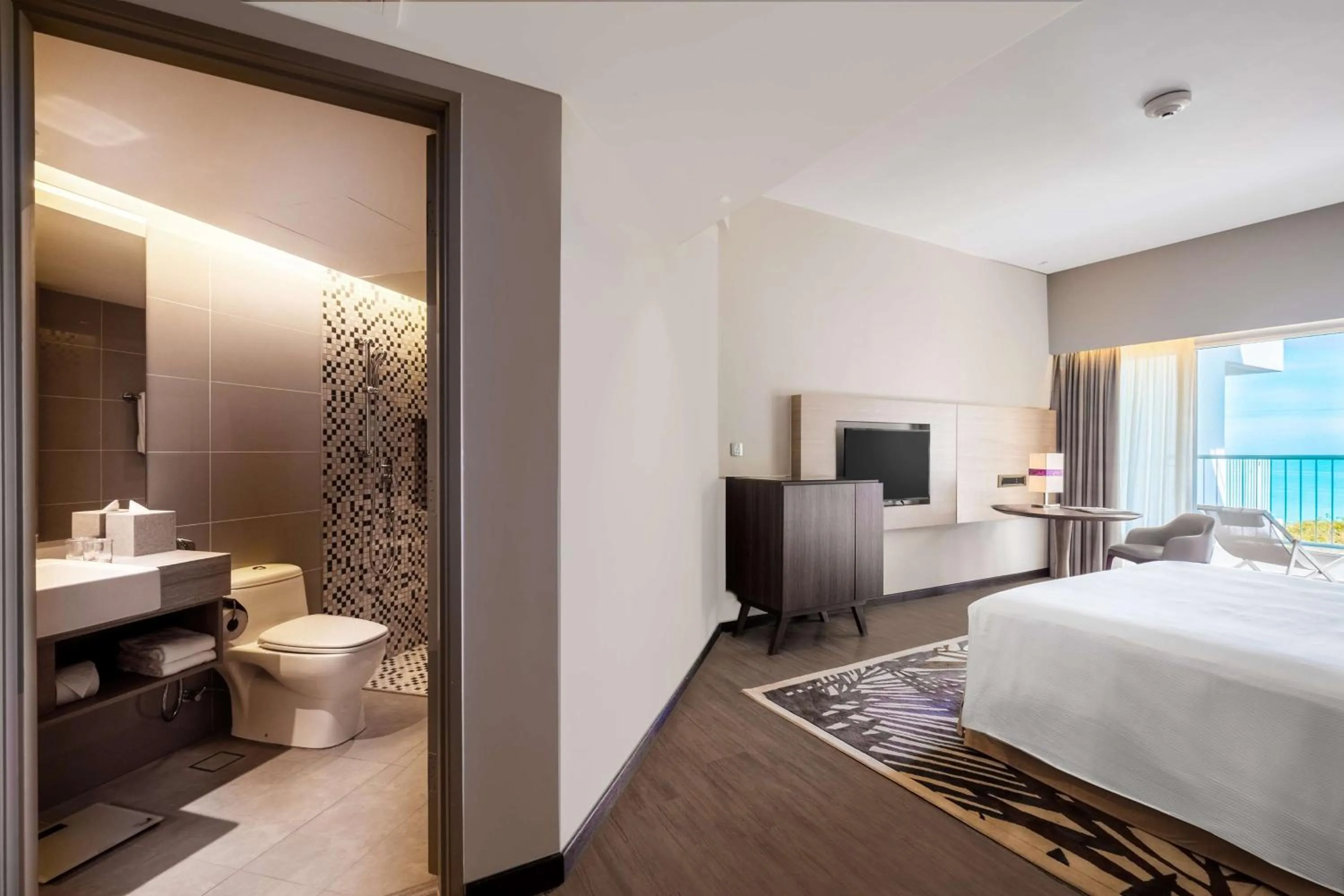 Bathroom, Bed in DoubleTree Resort by Hilton Hotel Penang