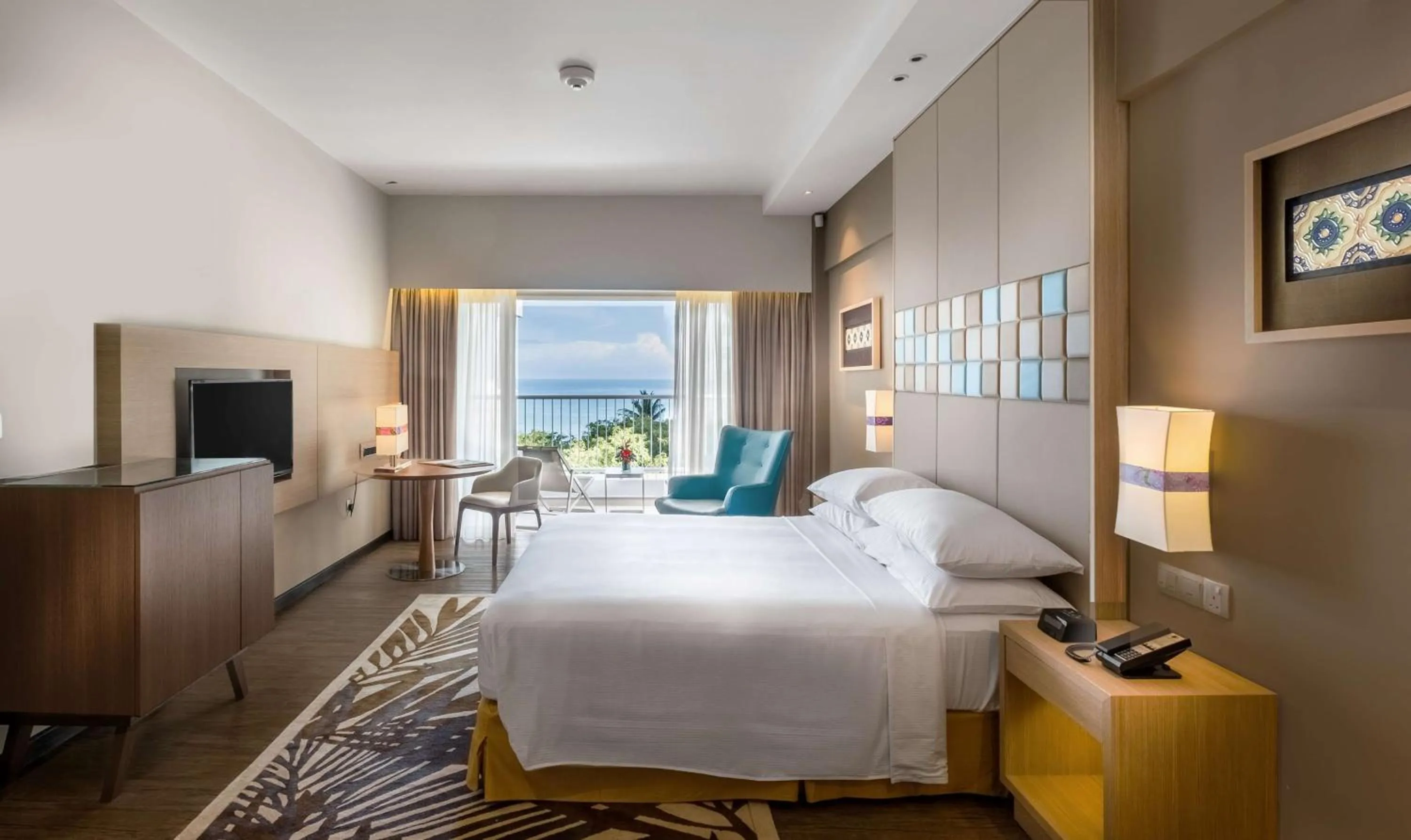 Living room, Bed in DoubleTree Resort by Hilton Hotel Penang