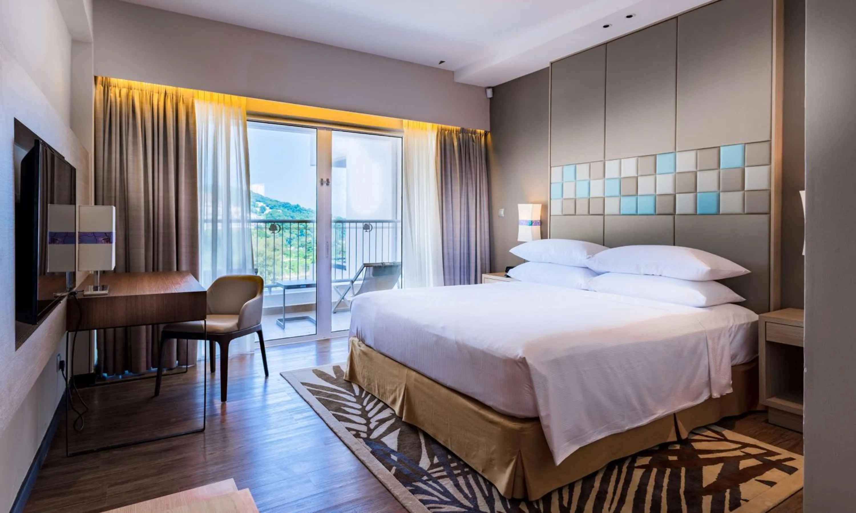 TV and multimedia, Bed in DoubleTree Resort by Hilton Hotel Penang