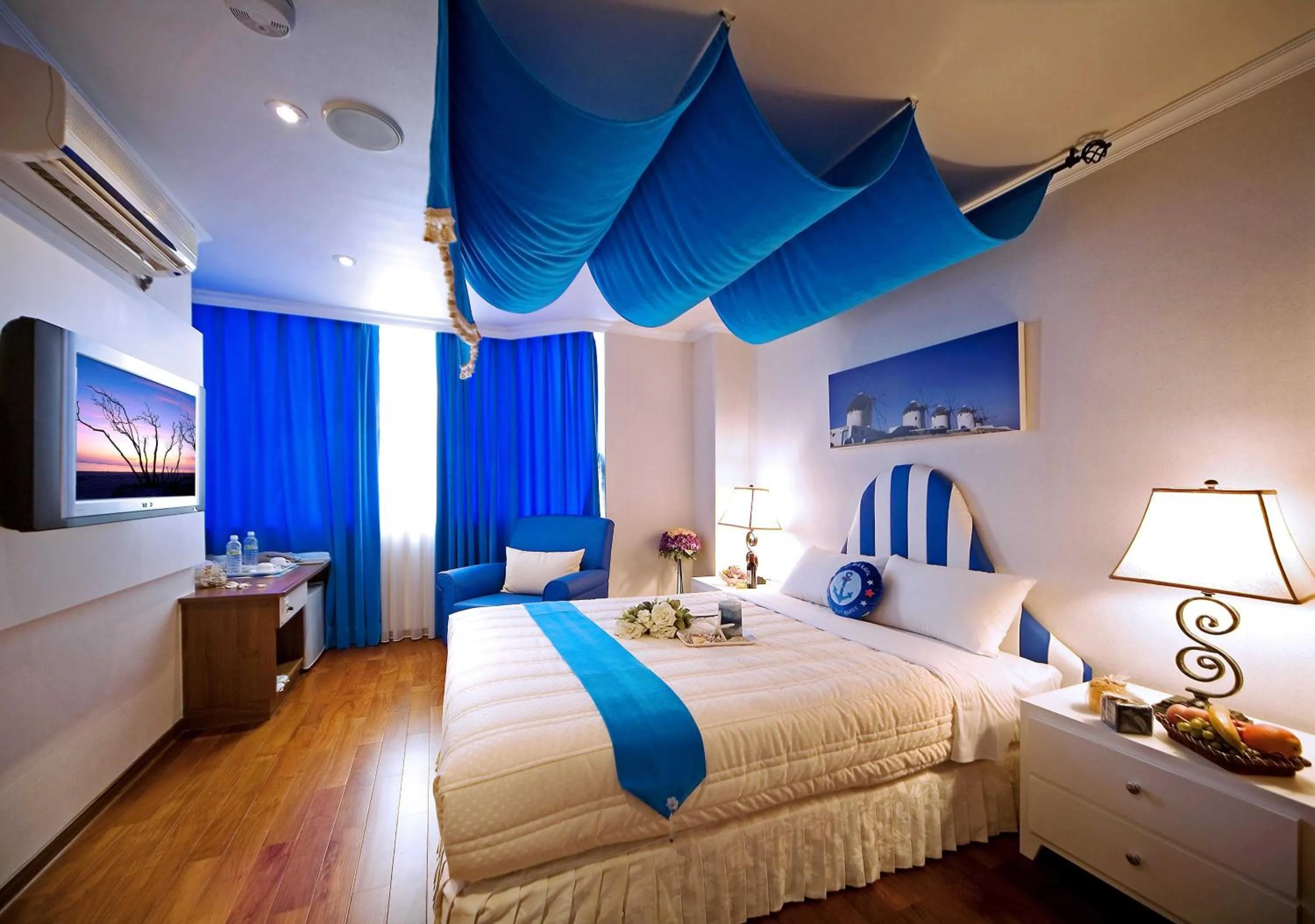 Photo of the whole room, Bed in 日月潭魚池鄉秀水民宿Xiu Shui Hotel