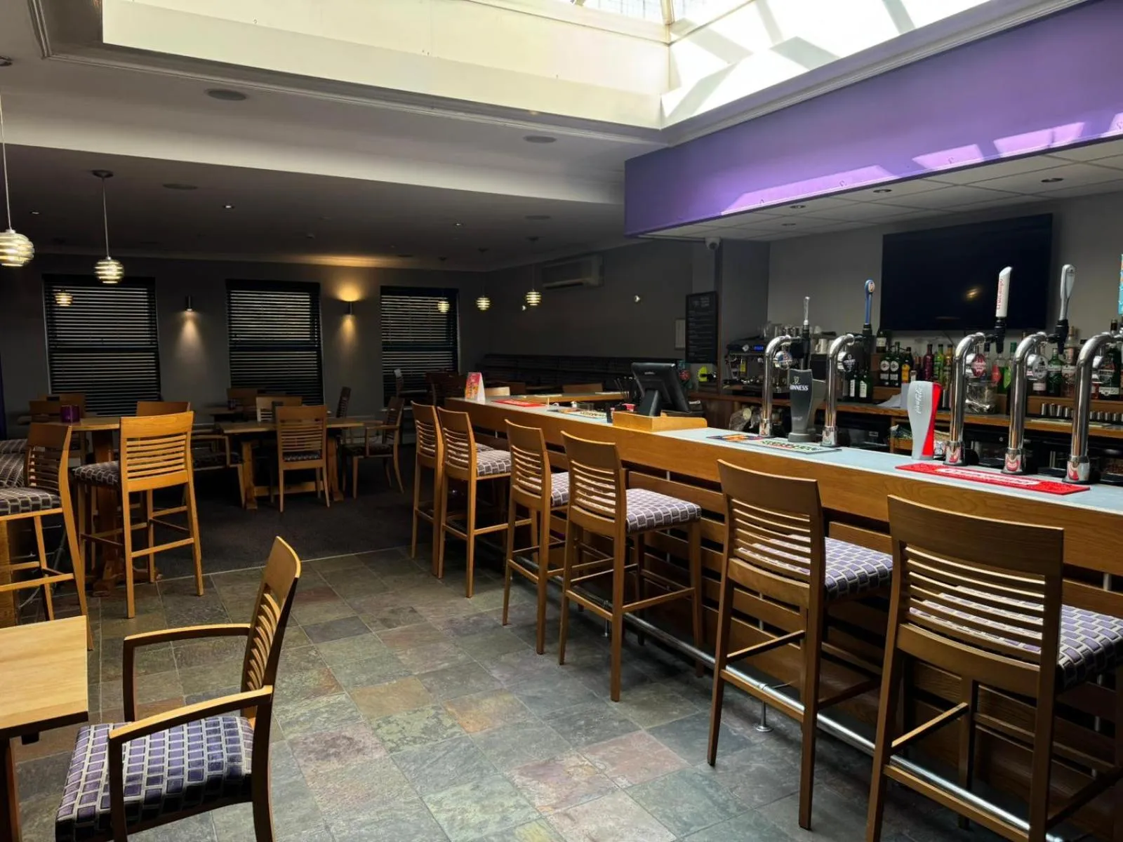 Restaurant/places to eat in St George Hotel Rochester-Chatham