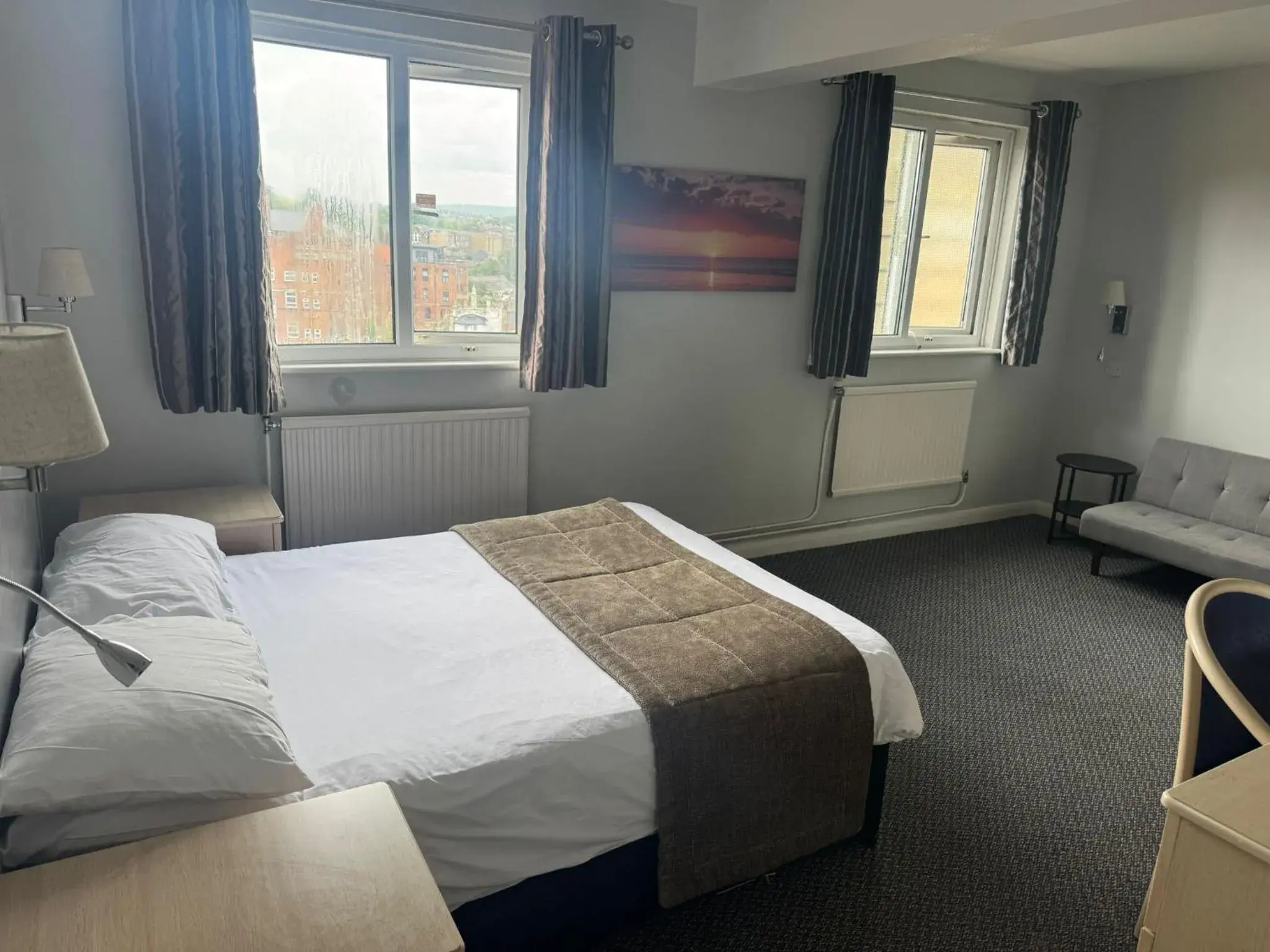 Double Room in St George Hotel Rochester-Chatham Double Room in St George Hotel Rochester-Chatham
