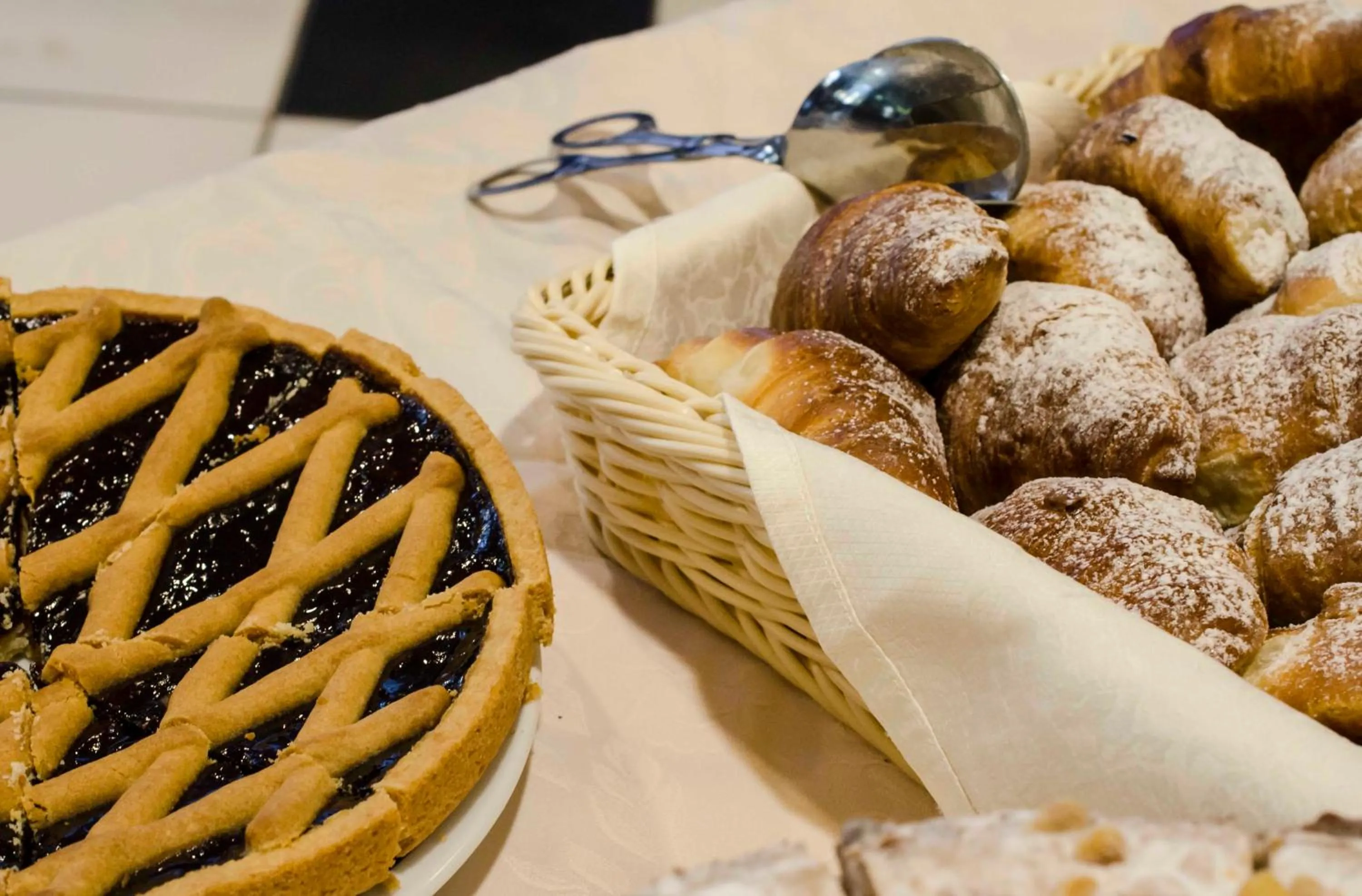 Food and drinks in Grand Hotel Helios