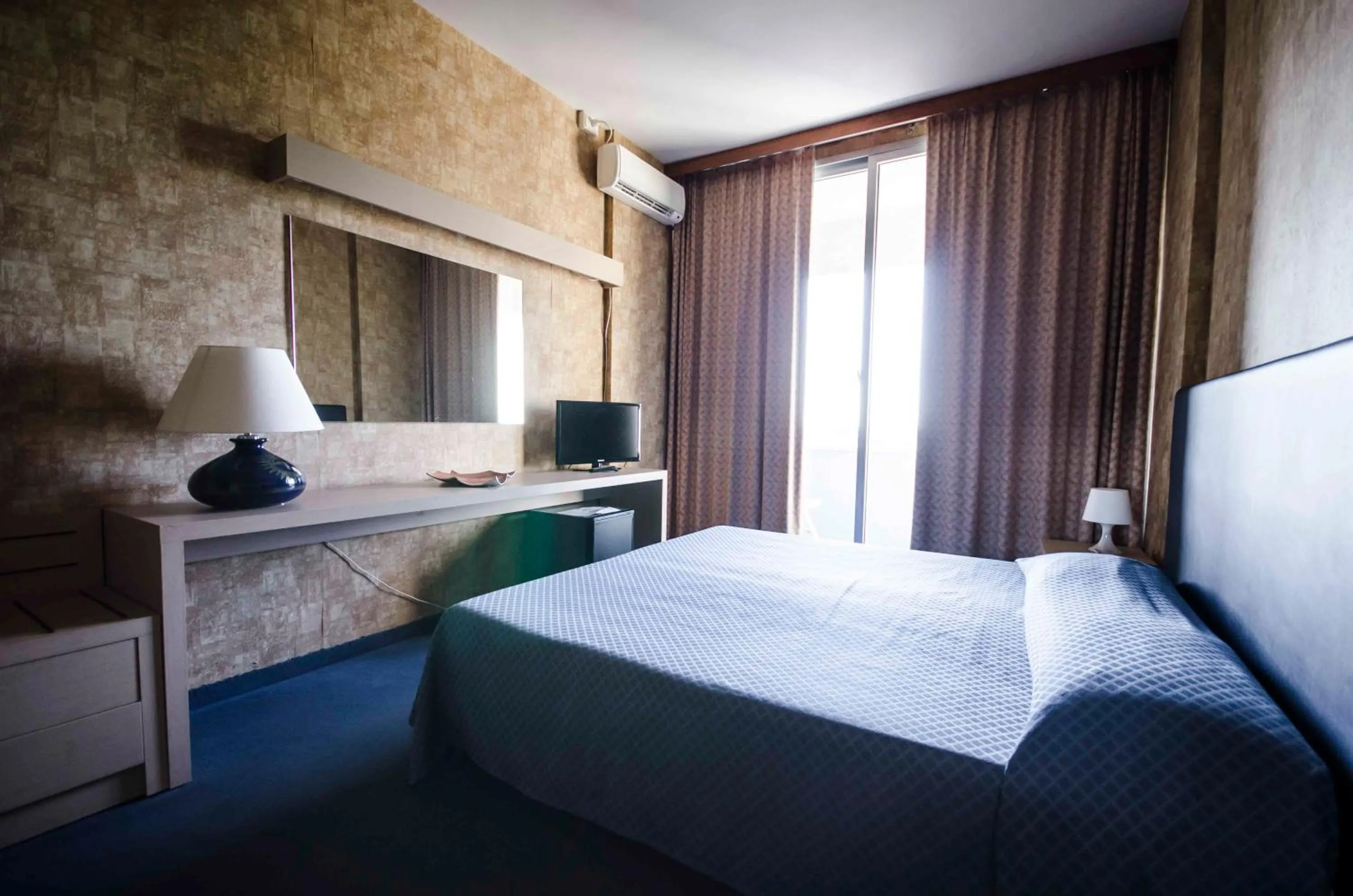 Photo of the whole room, Bed in Grand Hotel Helios