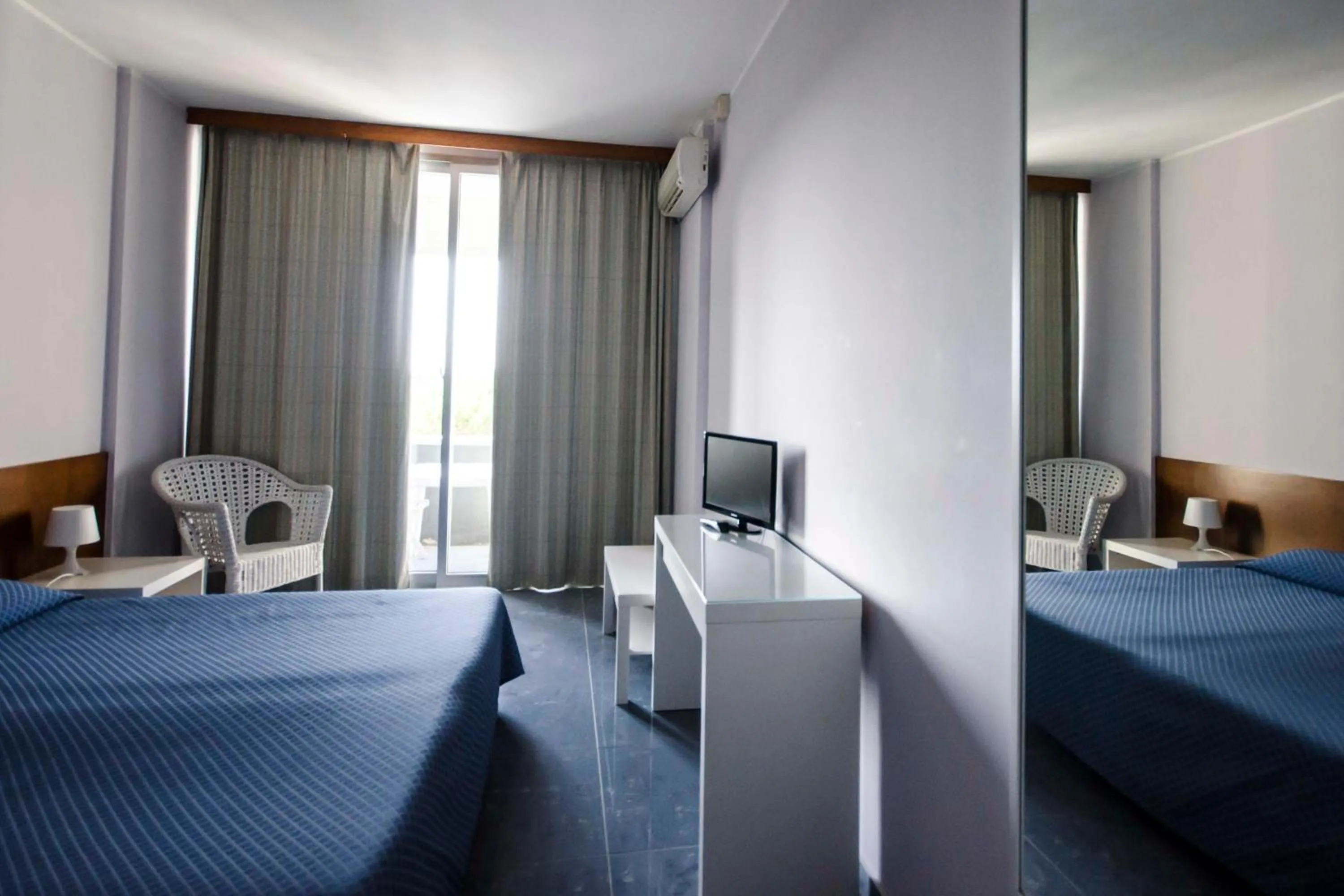 Photo of the whole room, Bed in Grand Hotel Helios