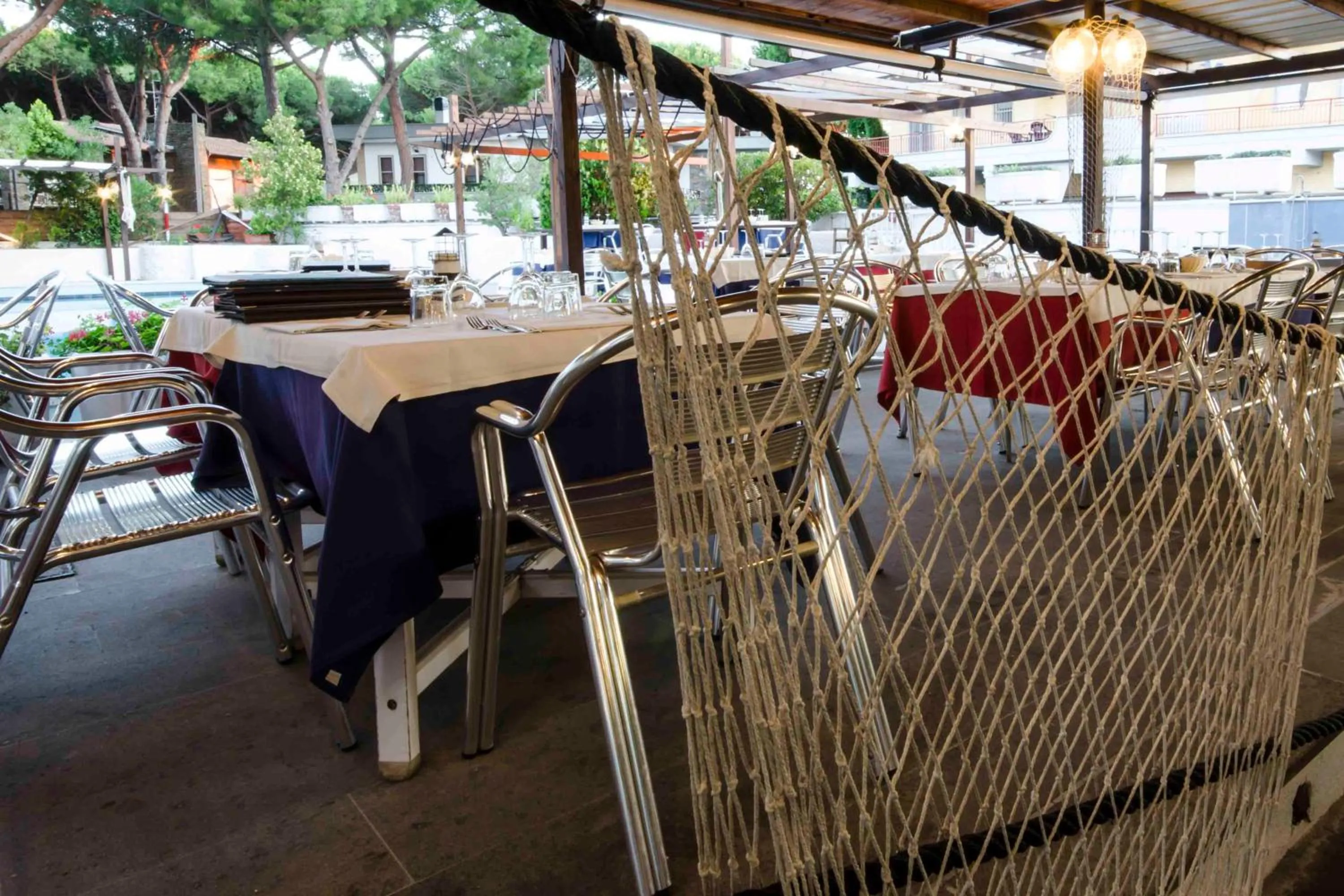 Restaurant/places to eat in Grand Hotel Helios