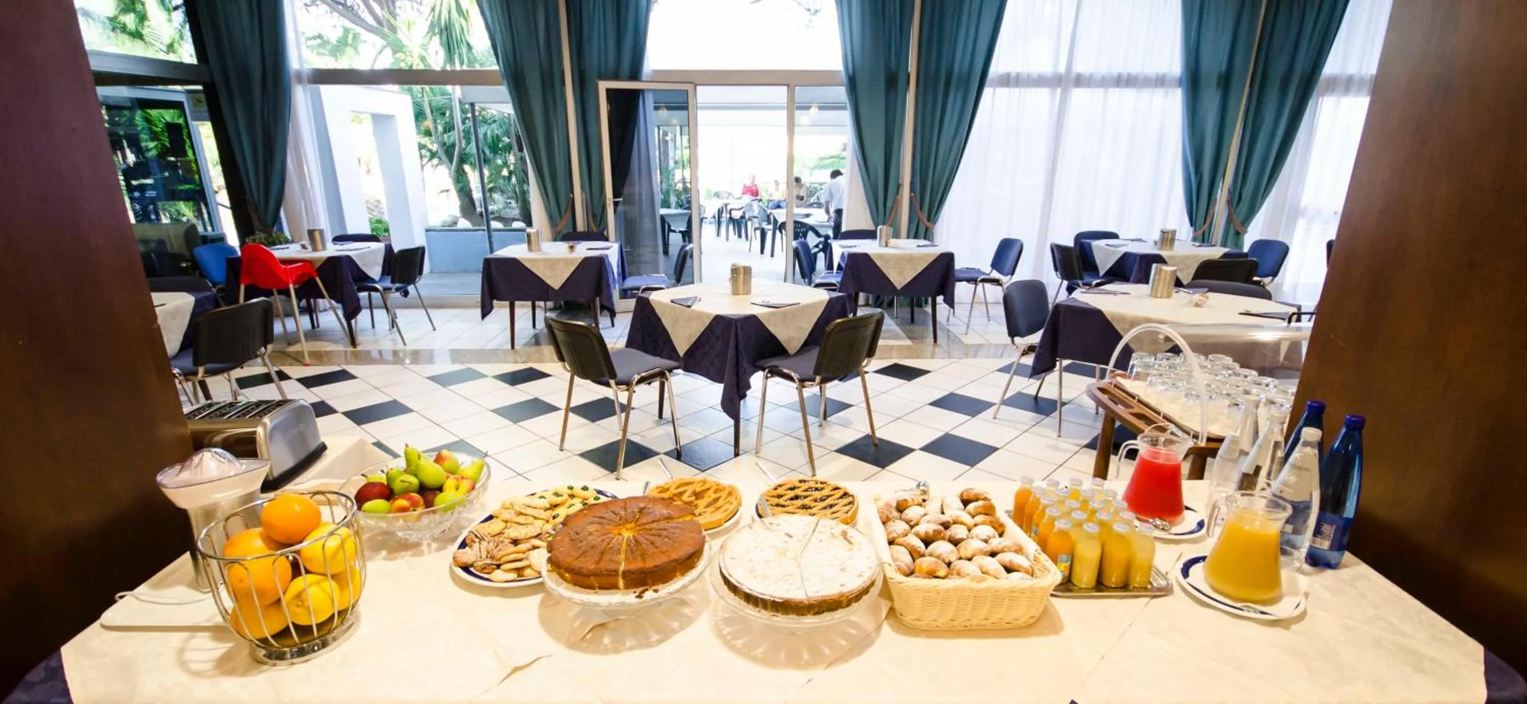 Breakfast in Grand Hotel Helios