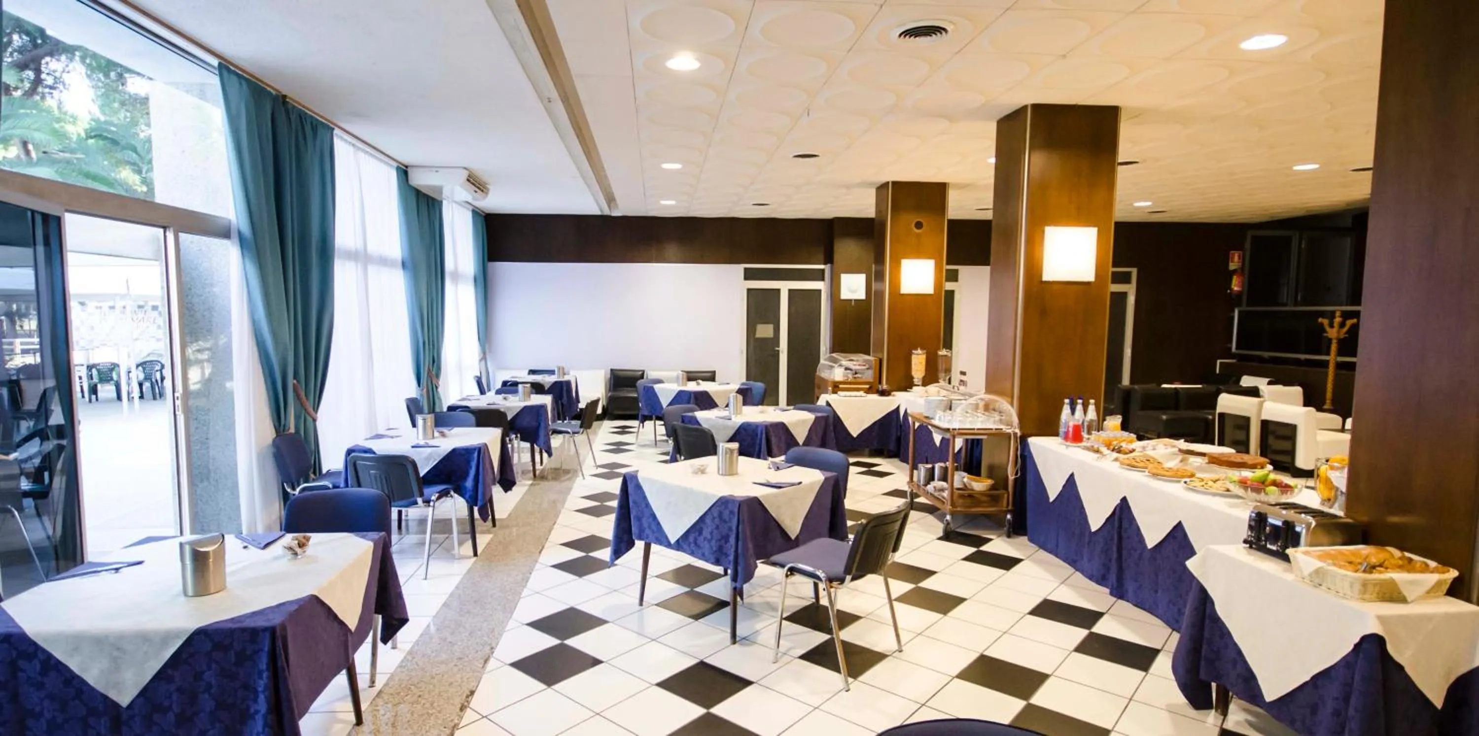 Breakfast in Grand Hotel Helios