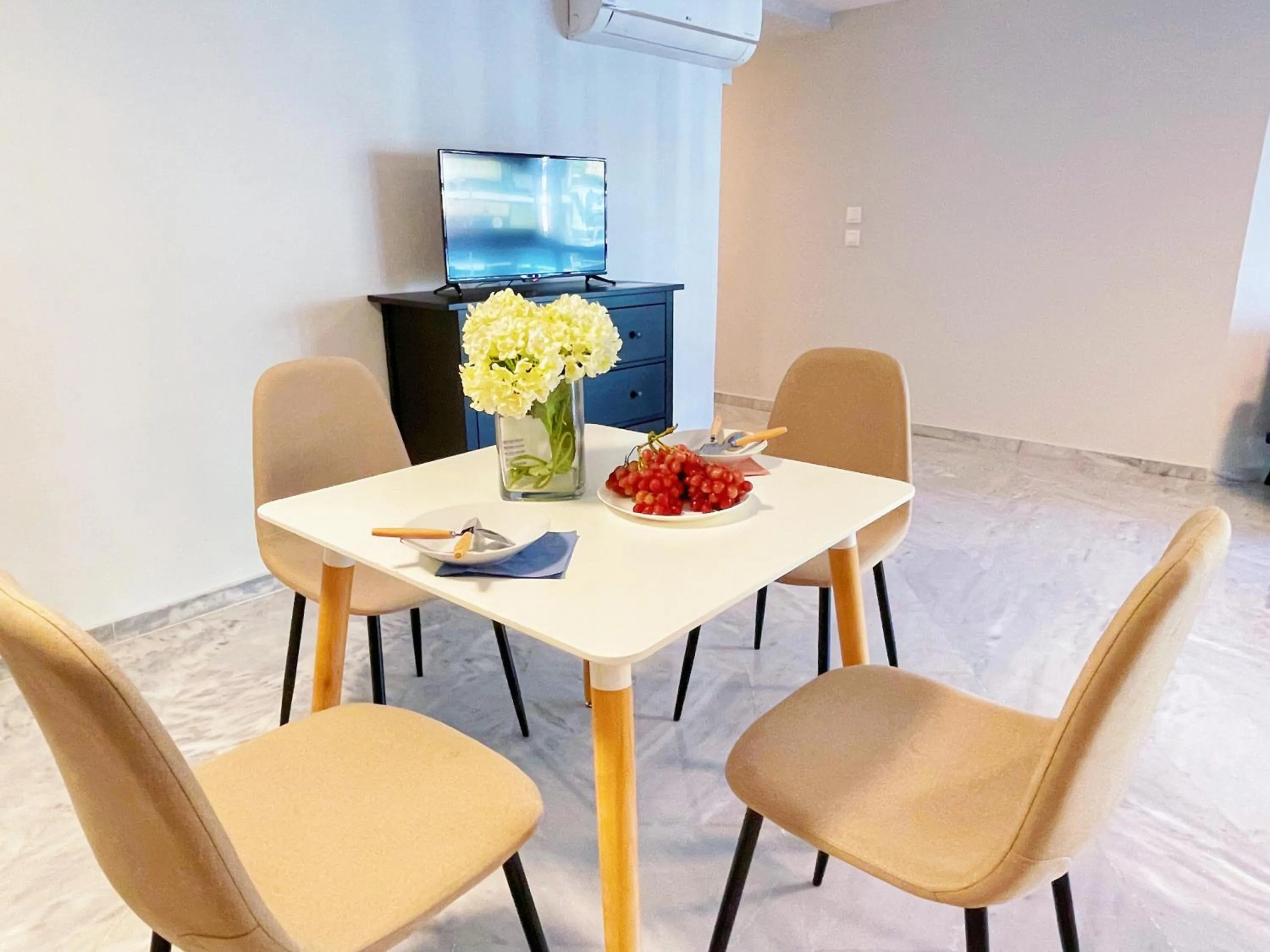 Dining area in WSD Baia Acropolis Hotel Apartment